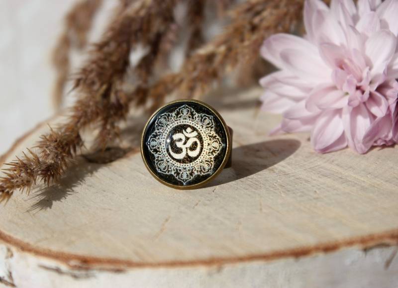 Om Ring | Funkelnder Hindu Schmuck Spiritueller Antike Bronze Personalisiertes Geschenk von ArtHarmony