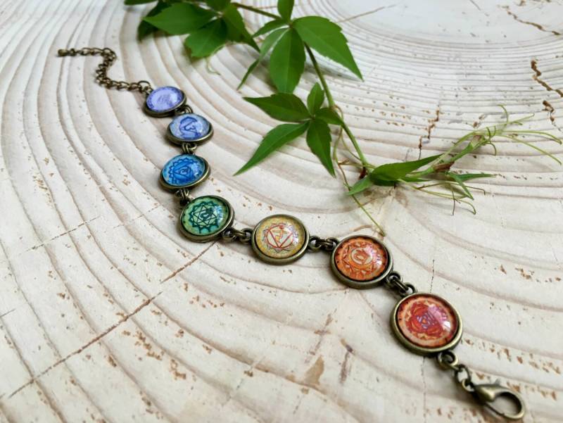 Sieben Energiestufen Chakra Armband | Hindu Schmuck Antik Bronze Yoga Handgemachter Spirituelle Ikone Regenbogen von ArtHarmony