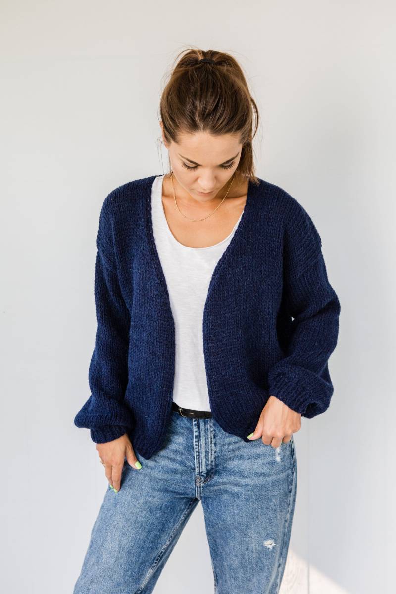 Handgefertigte Warme Strickjacke Aus Wolle Und Alpaka Handgefertigte Warme Strickjacke Aus Wolle Und Alpaka von ArtHermina