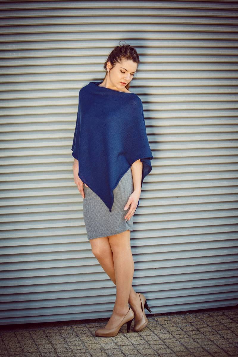 Marineblau Poncho Marineblau Poncho von ArtHermina