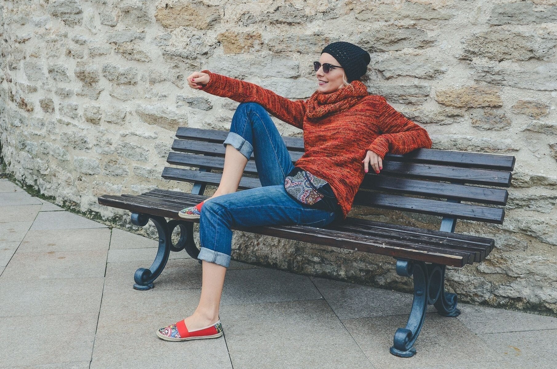 Orange Melange Pullover Mit Einem Schlauchschal von ArtHermina