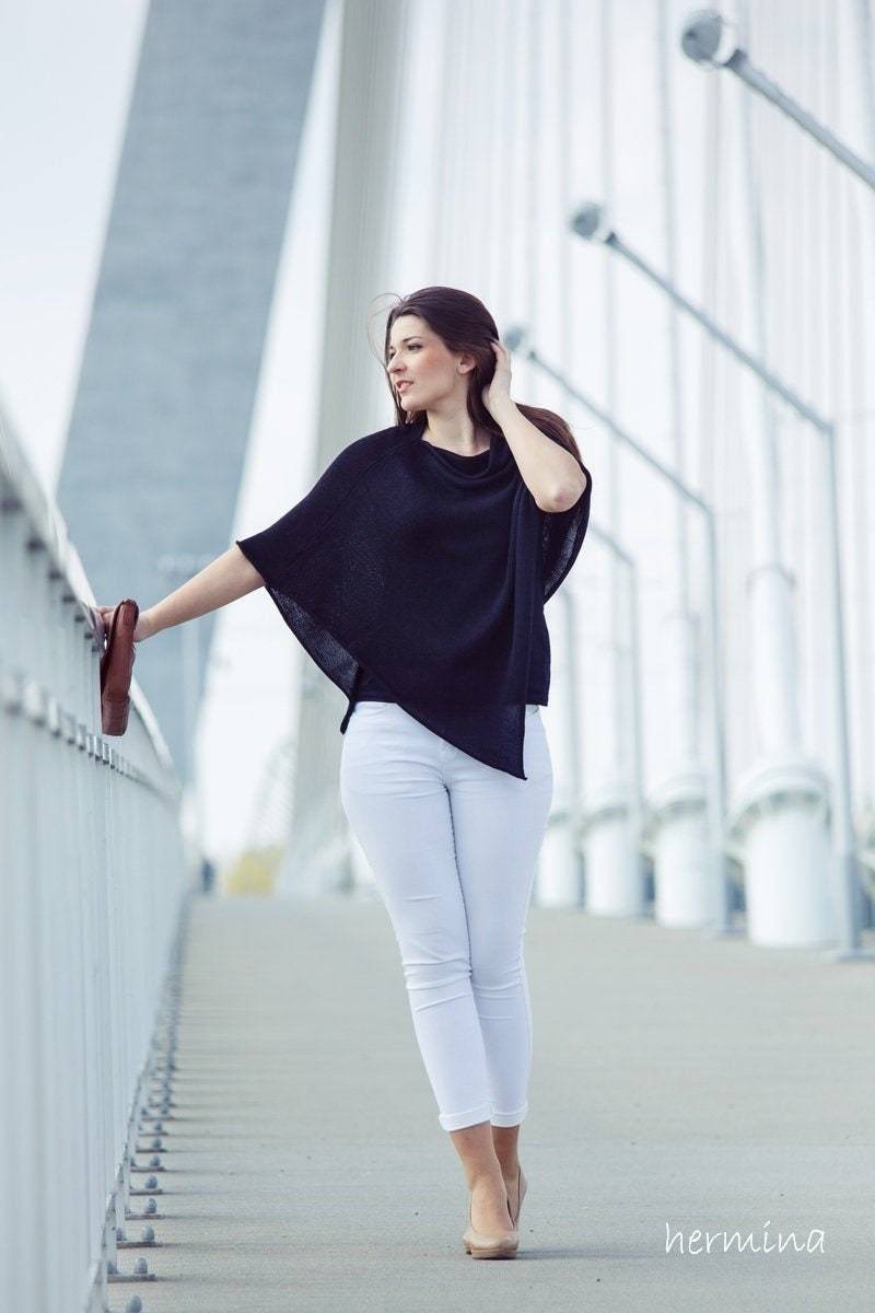 Schwarz Poncho Schwarz Poncho von ArtHermina