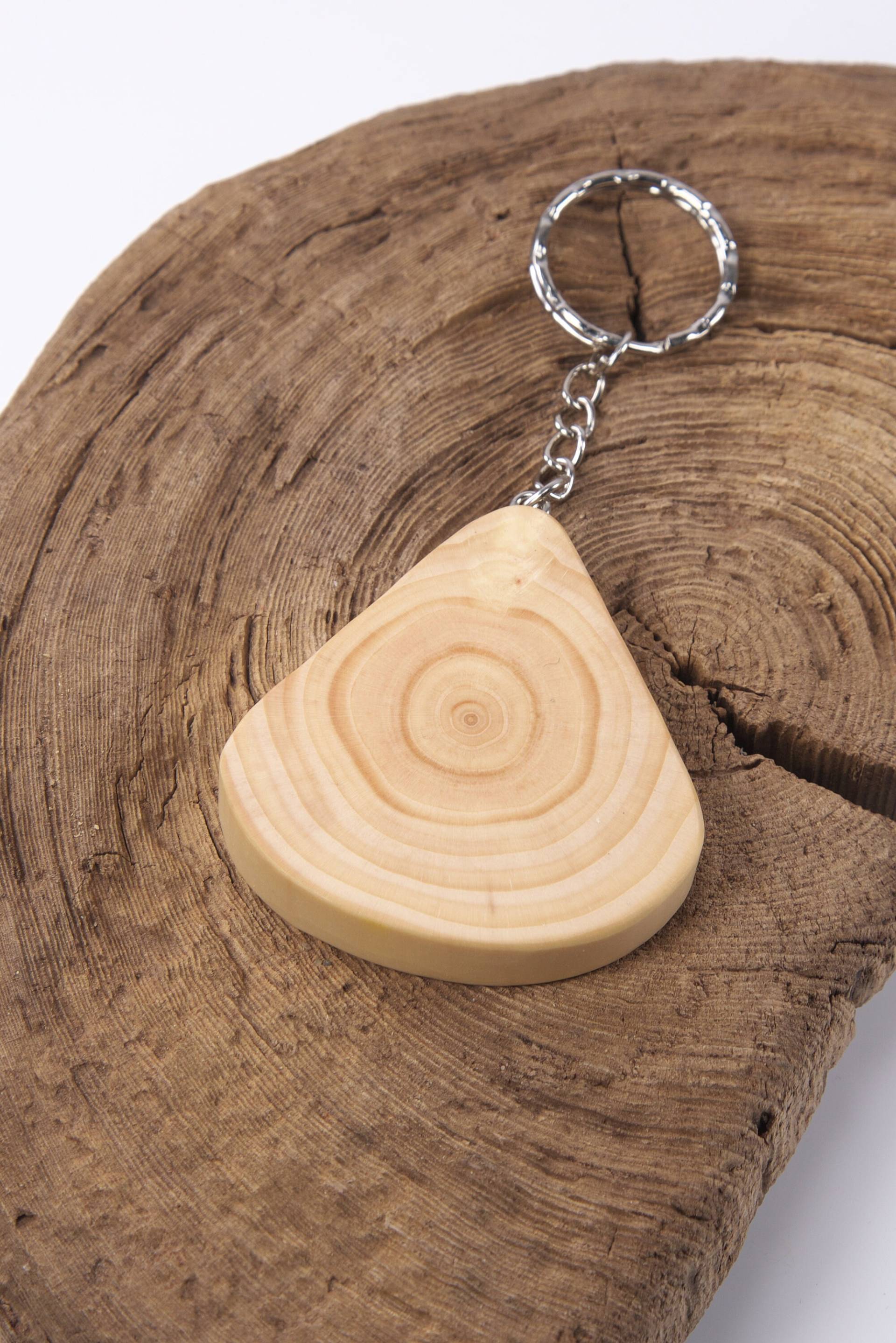 Holz Schlüsselanhänger - Nordmanntanne -Mit Kette Weihnachtsbaumrecycling Holz Schlüsselanhänger - Nordmanntanne -Mit Kette Weihnachtsbaumrecycling von ArtNaturae