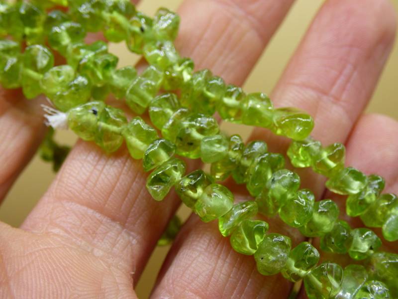 Aaa Peridot Splitter - Edelstein Armband Grün Klar Goa Hippie Boho Natur Heilstein Geschenk Er Sie Mann Frau Freund Rarität Energie Kraft von ArtOfNatureBerlin