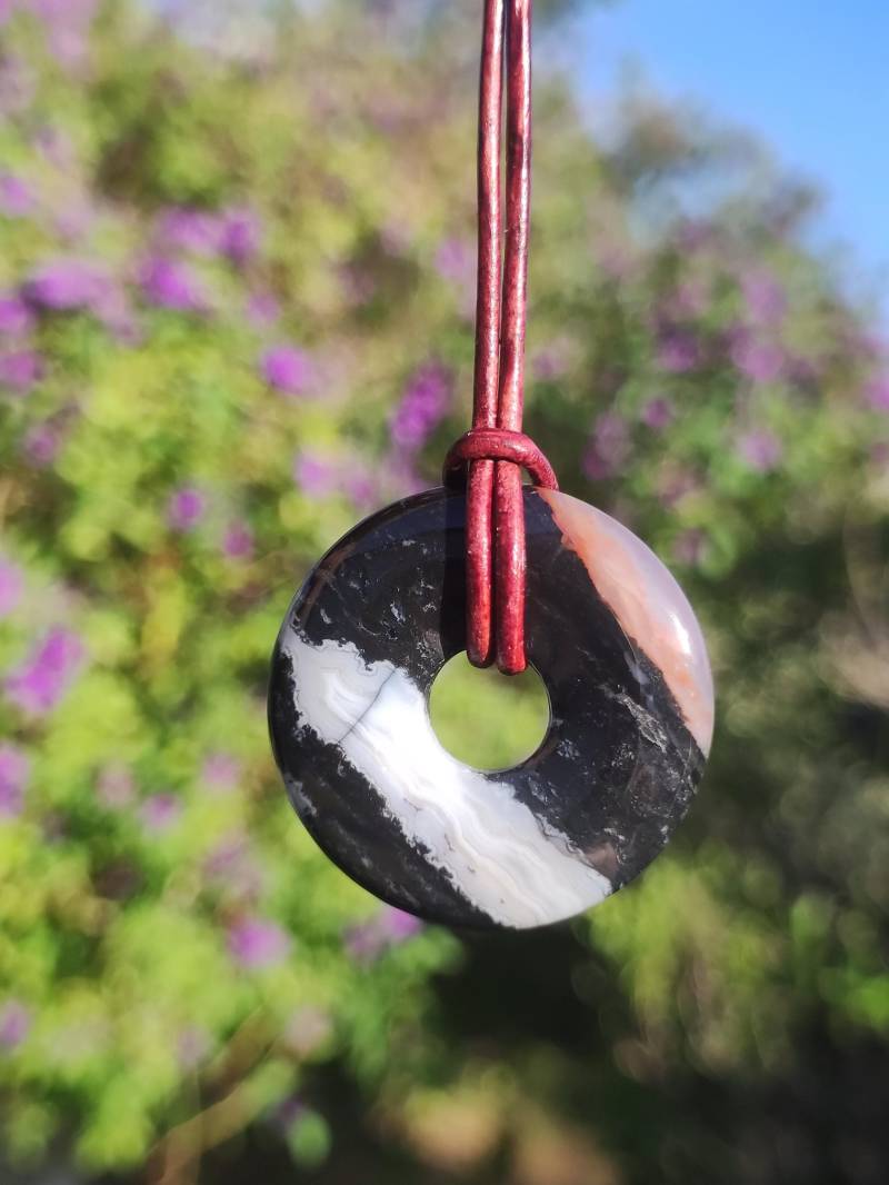 Achat Black Schwarz 30mm - Edelstein Donut Kette Mann Frau Vater Mutter Tochter Freund Heilstein Glück Schmuck Hippie Natur Rarität Geschenk von ArtOfNatureBerlin