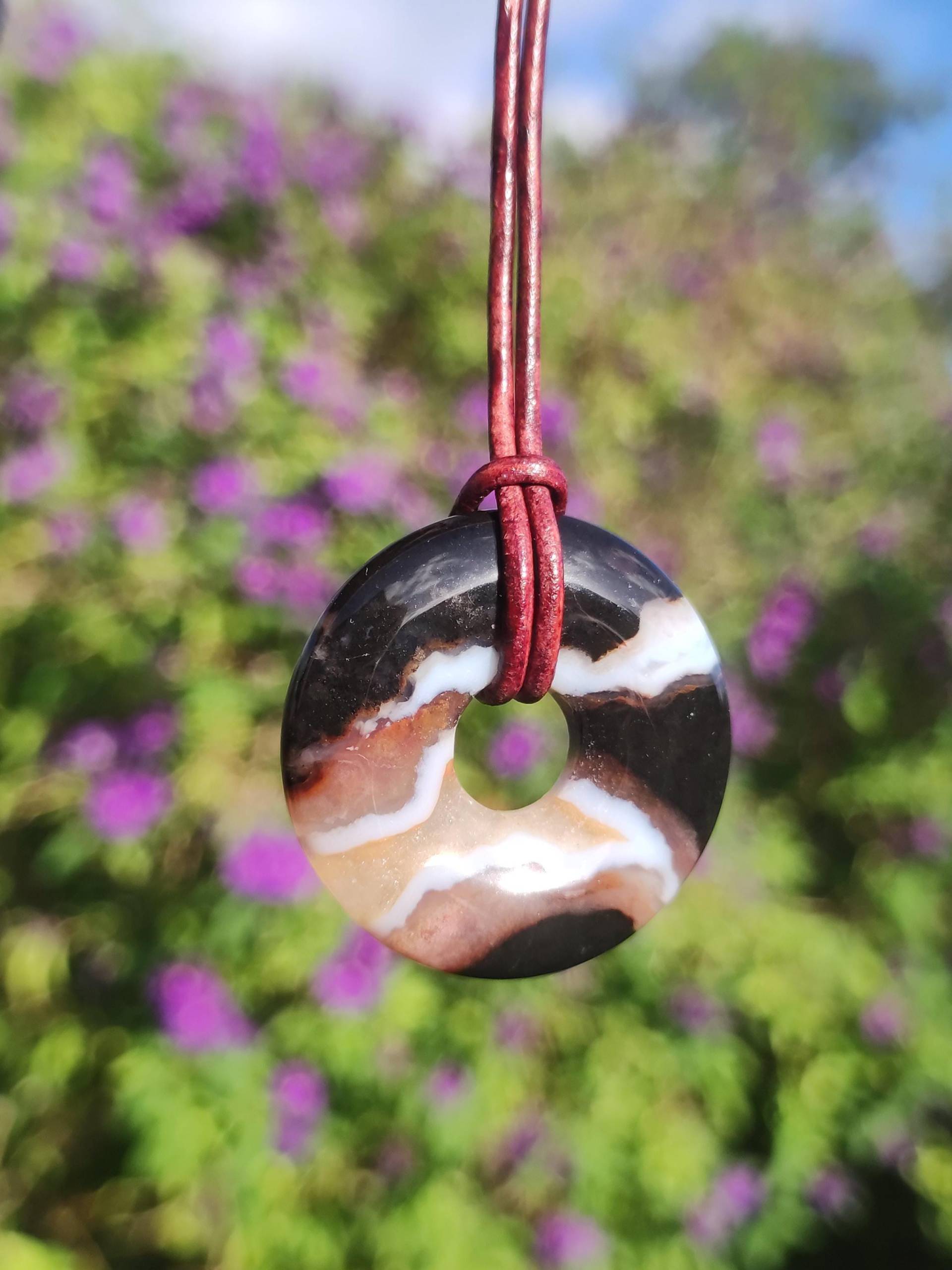 Achat Black Schwarz 30mm - Edelstein Donut Kette Mann Frau Vater Mutter Tochter Freund Heilstein Glück Schmuck Hippie Natur Rarität Geschenk von ArtOfNatureBerlin