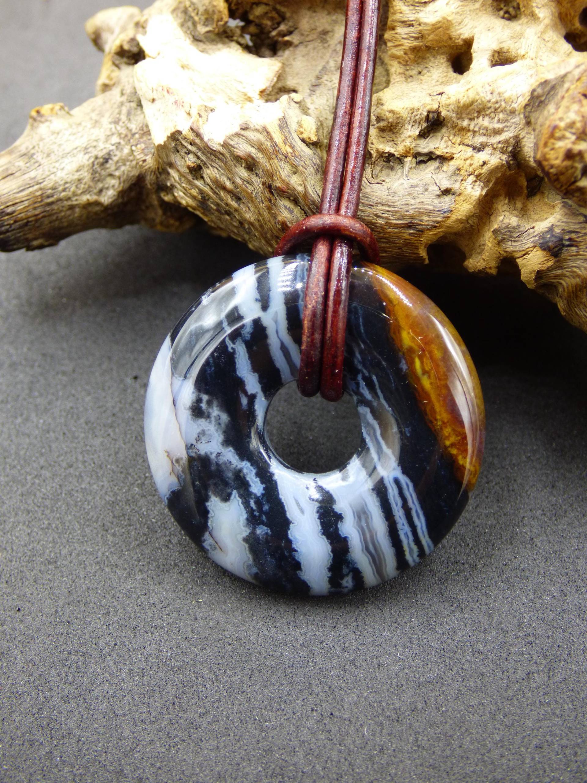 Achat Black Schwarz 30mm - Edelstein Donut Kette Mann Frau Vater Mutter Tochter Freund Heilstein Glück Schmuck Hippie Natur Rarität Geschenk von ArtOfNatureBerlin