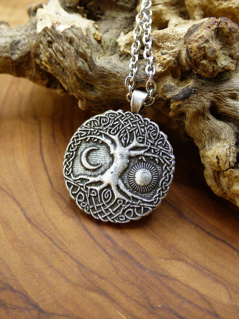 Baum Mond Sonne ~ Amulet Kette Antik Silber Tibet Hippie Goa Boho Ethno Nature Esoterik Ethnic Lebensbaum Wurzeln Root Yin Yang Nacht von ArtOfNatureBerlin