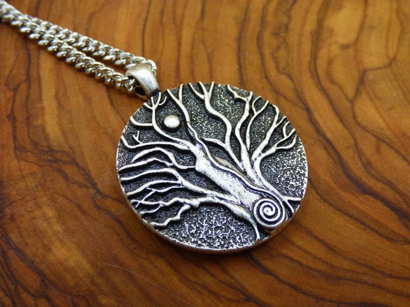 Baum Spirale Mond Anhänger ~ Amulet Kette Antik Silber Tibet Hippie Goa Boho Ethno Nature Esoterik Ethnic Lebensbaum Wurzeln Nacht von ArtOfNatureBerlin