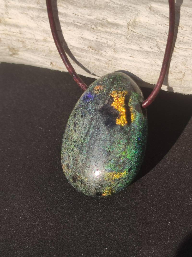 Black Opal - Edelstein Kette Bunt Funkelnd Rarität Natur Heilstein Energie Kristall Anhänger Mann Frau Kind Geschenk Er Sie Valentinstag von ArtOfNatureBerlin