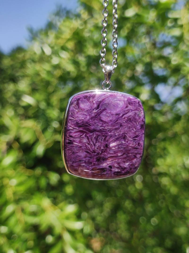 Charoit - 925 Silber Fassung Edelstein Kette Lila Violet Natur Heilstein Energie Rarität Mann Frau Er Sie Geschenk Edel Qualität Hochwertig von ArtOfNatureBerlin