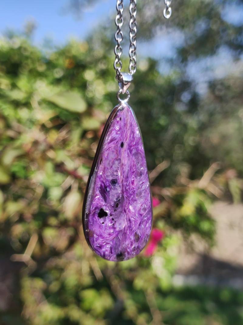 Charoit - 925 Silber Fassung Edelstein Kette Lila Violet Natur Heilstein Energie Rarität Mann Frau Er Sie Geschenk Edel Qualität Hochwertig von ArtOfNatureBerlin