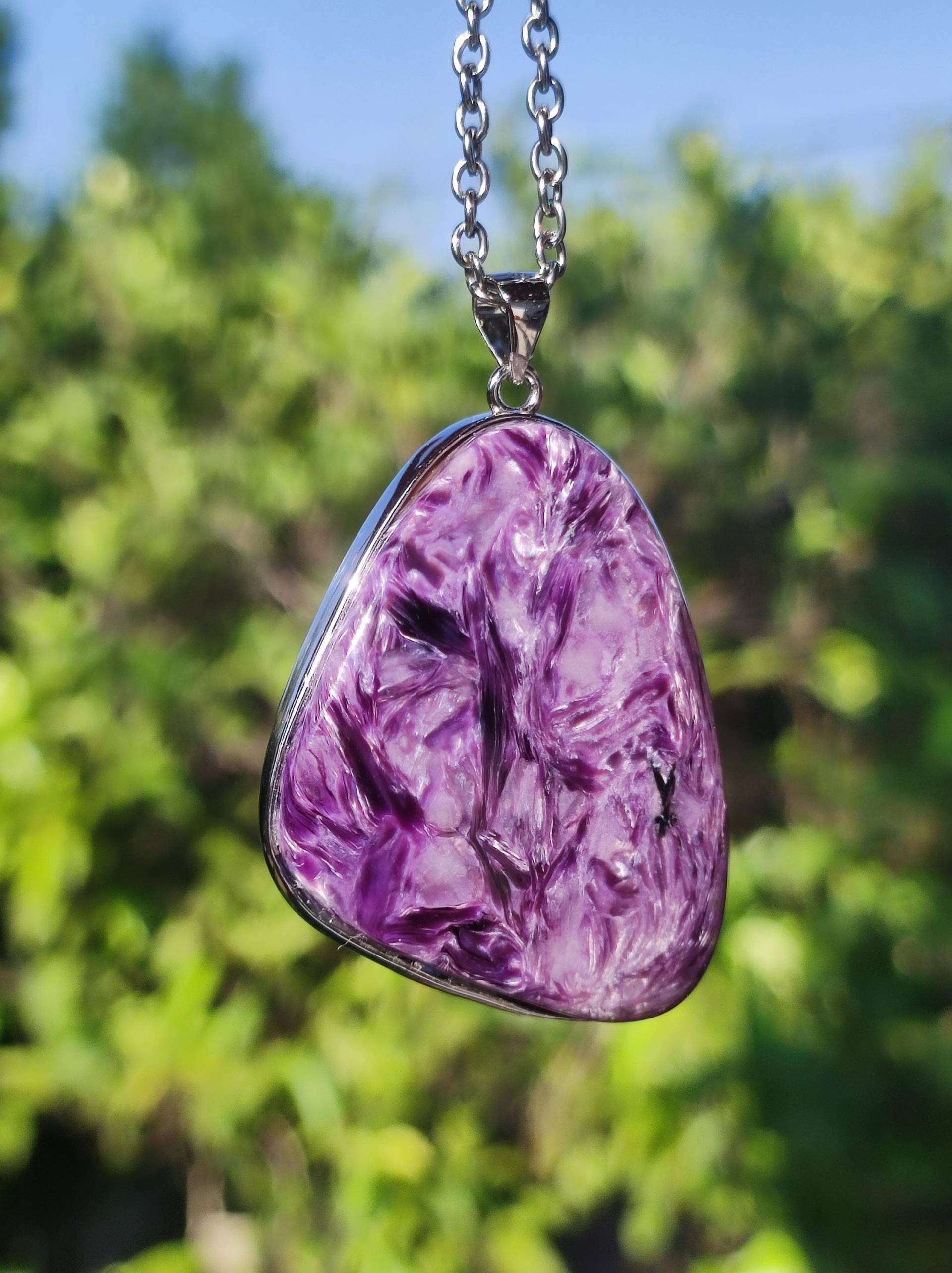 Charoit - 925 Silber Fassung Edelstein Kette Lila Violet Natur Heilstein Energie Rarität Mann Frau Er Sie Geschenk Edel Qualität Hochwertig Charoit - 925 Silber Fassung Edelstein Kette Lila Violet Natur Heilstein Energie Rarität Mann Frau Er Sie Geschenk Edel Qualität Hochwertig von ArtOfNatureBerlin