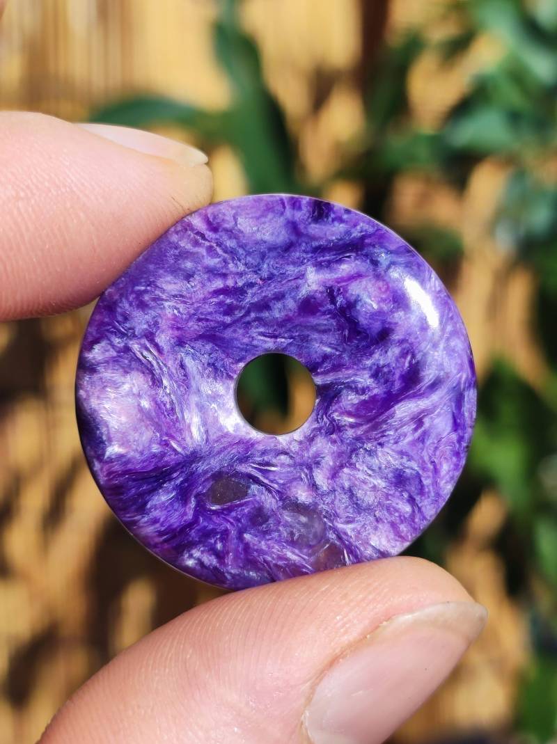 Charoit Aaa Schutzdonut - Edelstein Donut Kette Rarität Selten Schutzsymbol Heilstein Kristall Hippie Boho Ethno Mann Frau Geschenk Er Sie von ArtOfNatureBerlin