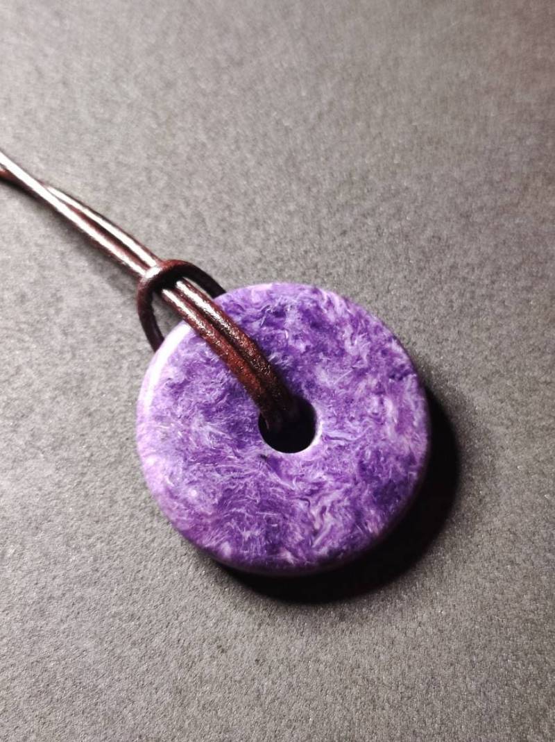 Charoit Aaa Schutzdonut - Edelstein Donut Kette Rarität Selten Schutzsymbol Heilstein Kristall Hippie Boho Ethno Mann Frau Geschenk Er Sie von ArtOfNatureBerlin
