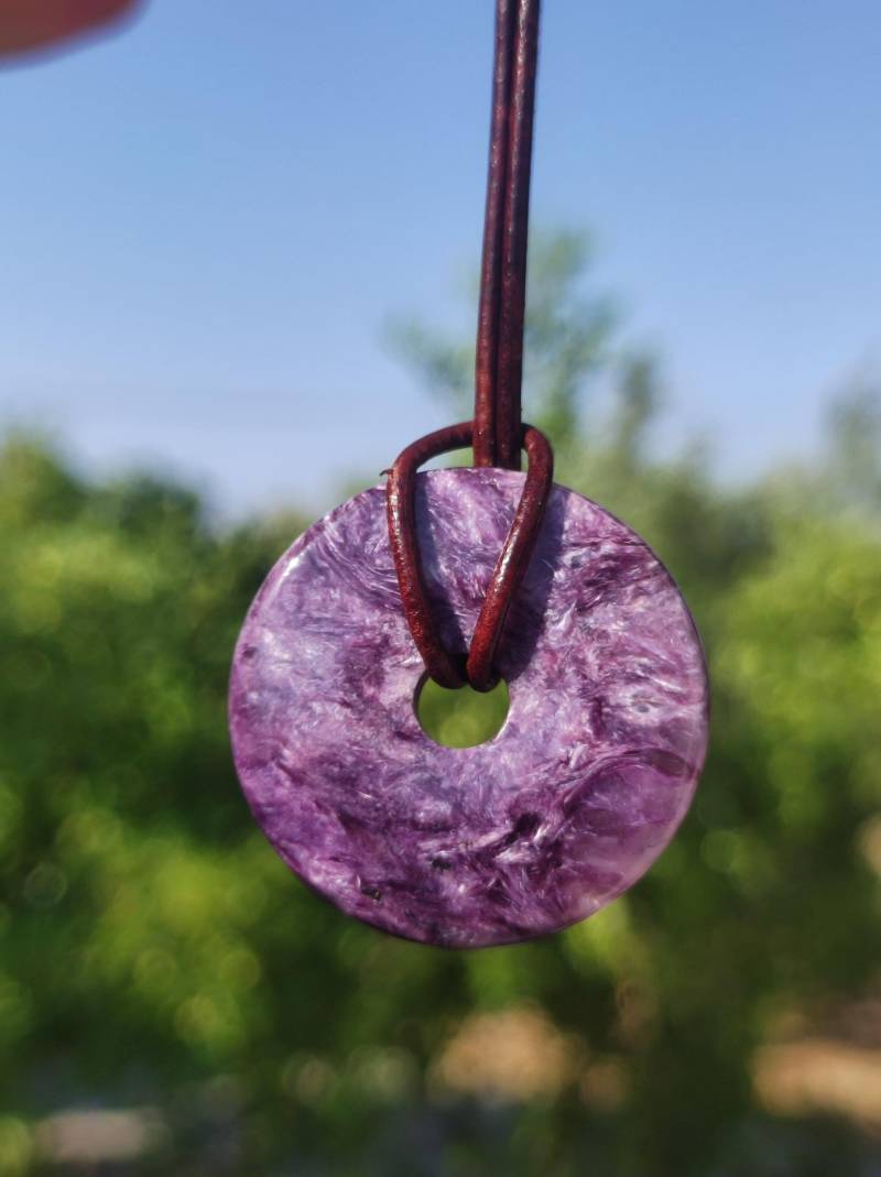 Charoit Aaa Schutzdonut - Edelstein Donut Kette Rarität Selten Schutzsymbol Heilstein Kristall Hippie Boho Ethno Mann Frau Geschenk Er Sie von ArtOfNatureBerlin