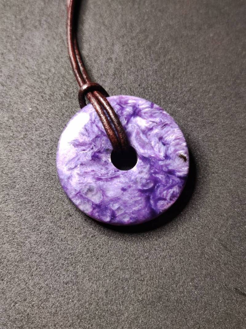 Charoit Aaa Schutzdonut - Edelstein Donut Kette Rarität Selten Schutzsymbol Heilstein Kristall Hippie Boho Ethno Mann Frau Geschenk Er Sie von ArtOfNatureBerlin