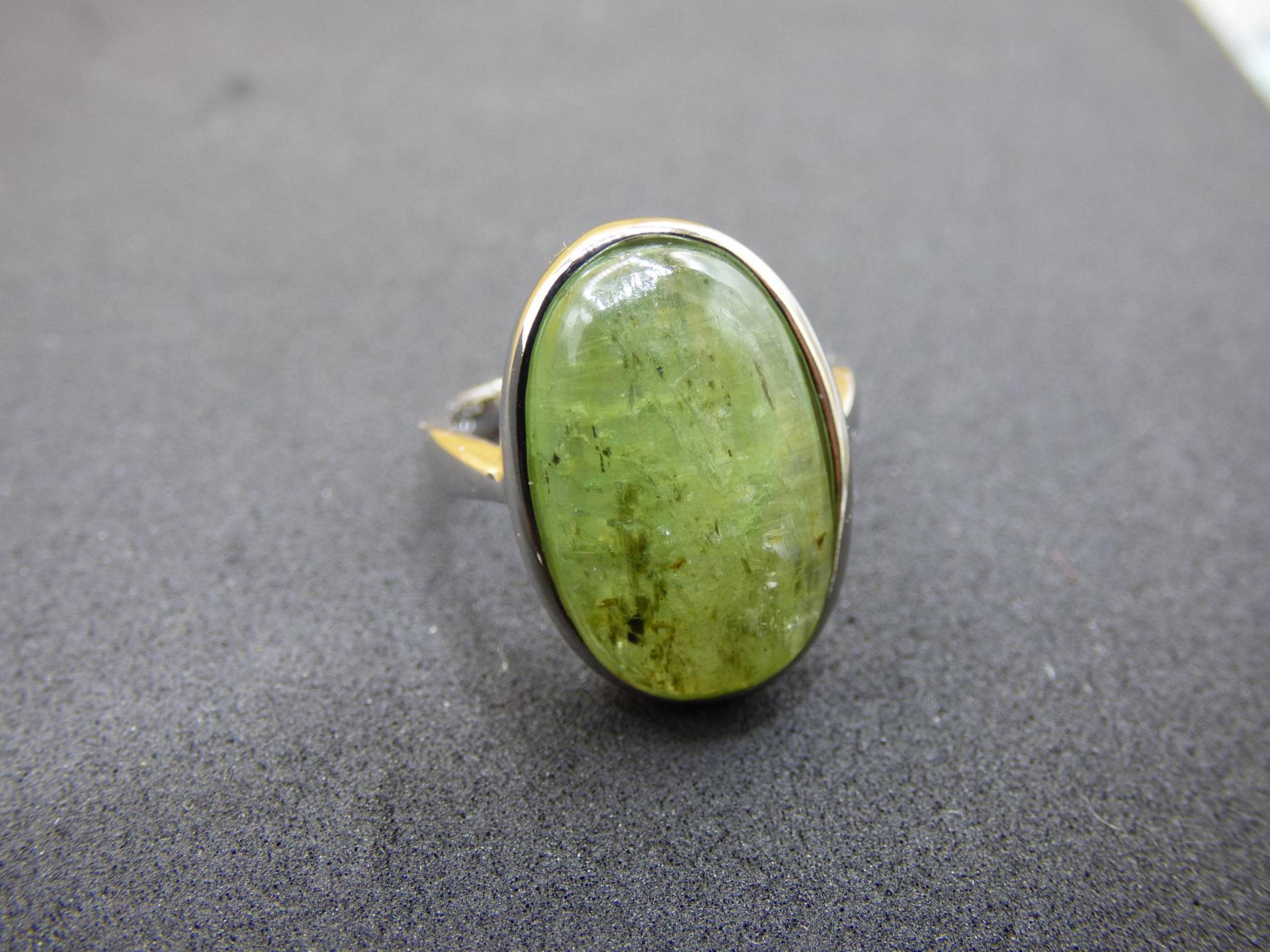 Cyanit Grün - 925 Silber Ring Größenverstellbar Edelstein Facettiert Schliff Natur Heilstein Rarität Hochwertig Edel Geschenk Frau Freundin Cyanit Grün - 925 Silber Ring Größenverstellbar Edelstein Facettiert Schliff Natur Heilstein Rarität Hochwertig Edel Geschenk Frau Freundin von ArtOfNatureBerlin