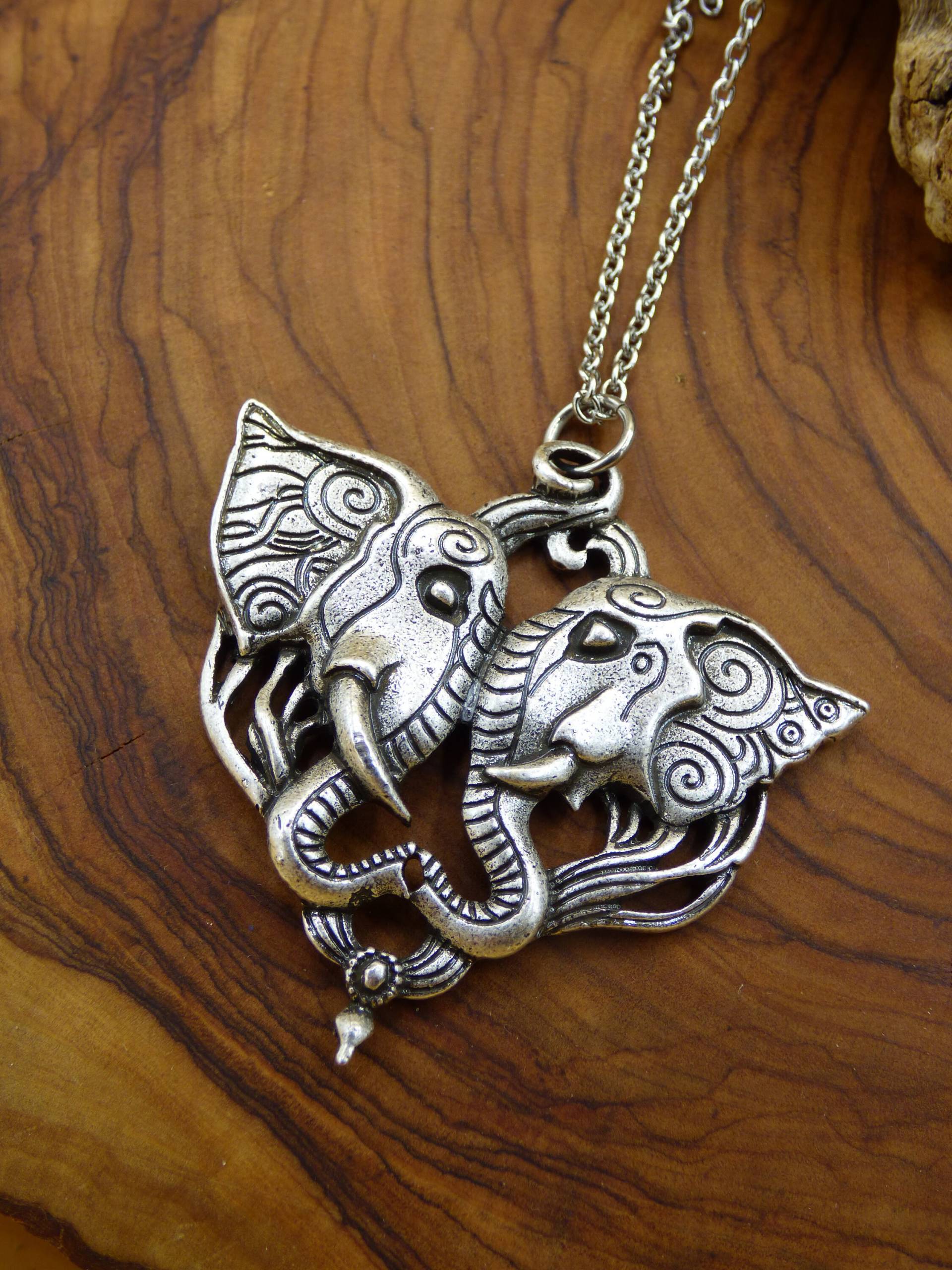 Elefant Anhänger Kette ~ Antik Bronze ~Hippie ~Goa ~Boho ~Tibet ~Ethno ~Nature ~Talisman von ArtOfNatureBerlin