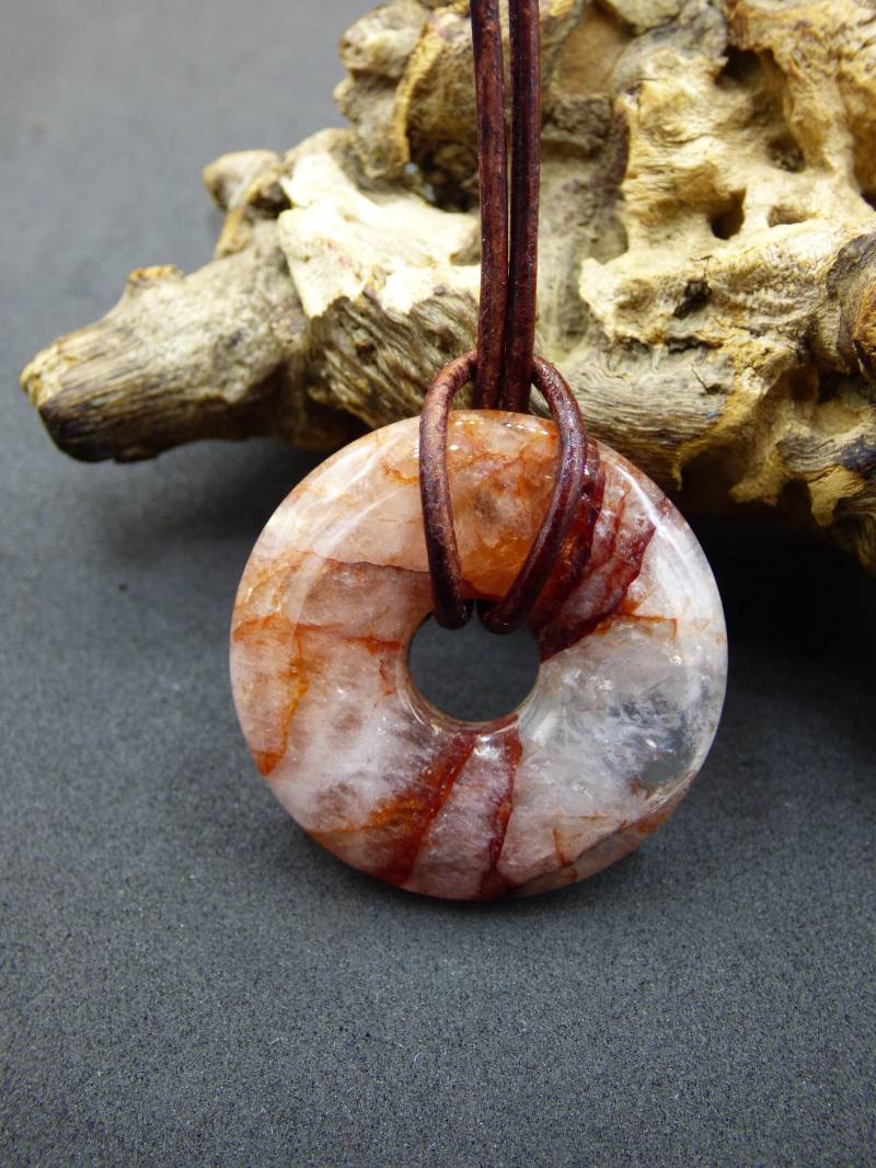 Feuerquarz/Hämatit Quarz 30mm - Edelstein Donut Kette Rot Mann Frau Vater Tochter Freund Heilstein Glück Schmuck Natur Rarität Geschenk von ArtOfNatureBerlin
