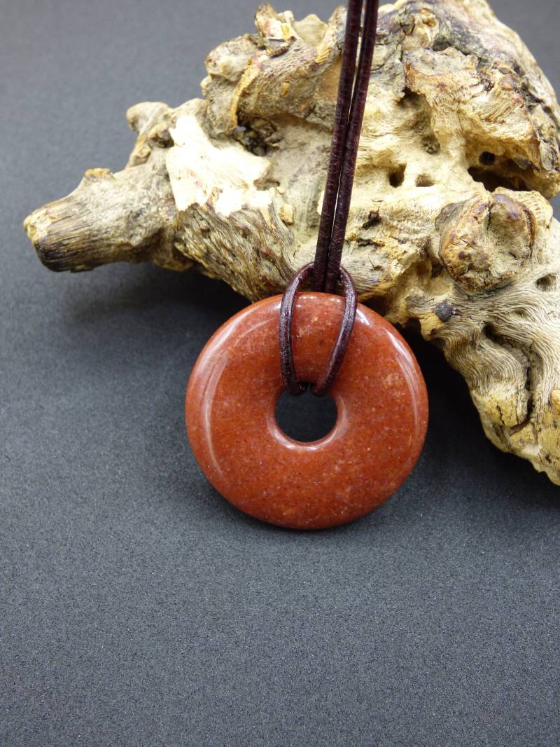 Feuerquarz ~ Donut 30mm Edelstein Kette ~Hippie ~Goa ~Boho ~Tibet ~Ethno ~Nature ~Donut ~Schutzsymbol ~Heilstein ~Rairtät von ArtOfNatureBerlin