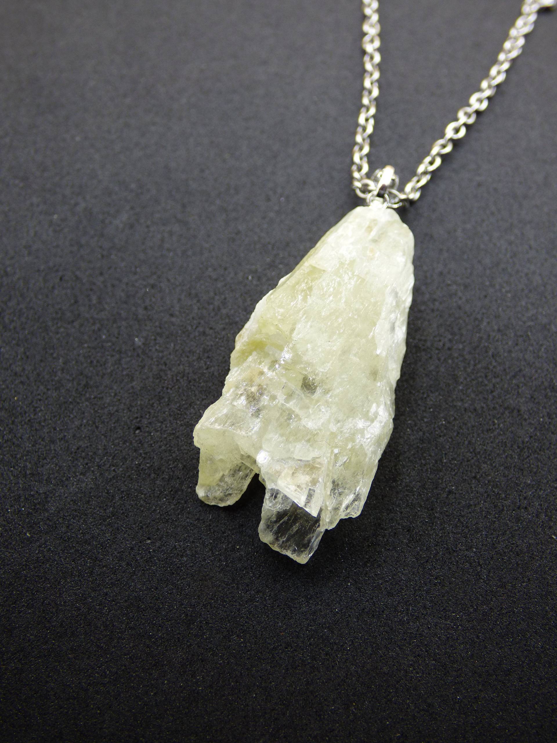 Hiddenit Rarität ~ 925 Sterling Silber Edelstein Kette ~Hippie ~Goa ~Boho ~Ethno ~Nature ~Heilstein Hiddenit Rarität ~ 925 Sterling Silber Edelstein Kette ~Hippie ~Goa ~Boho ~Ethno ~Nature ~Heilstein von ArtOfNatureBerlin