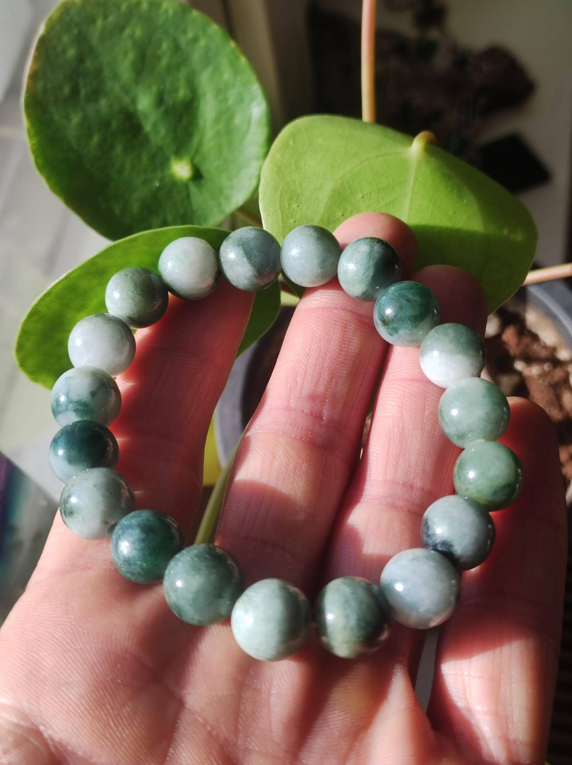 Jade Burma 10, 5mm ~ Edelstein Armband Stretch Hochwertige Grün Natürlich Myanmar Goa Hippie Boho Ethno Nature Heilstein Energie Chakra Jade Burma 10, 5mm ~ Edelstein Armband Stretch Hochwertige Grün Natürlich Myanmar Goa Hippie Boho Ethno Nature Heilstein Energie Chakra von ArtOfNatureBerlin