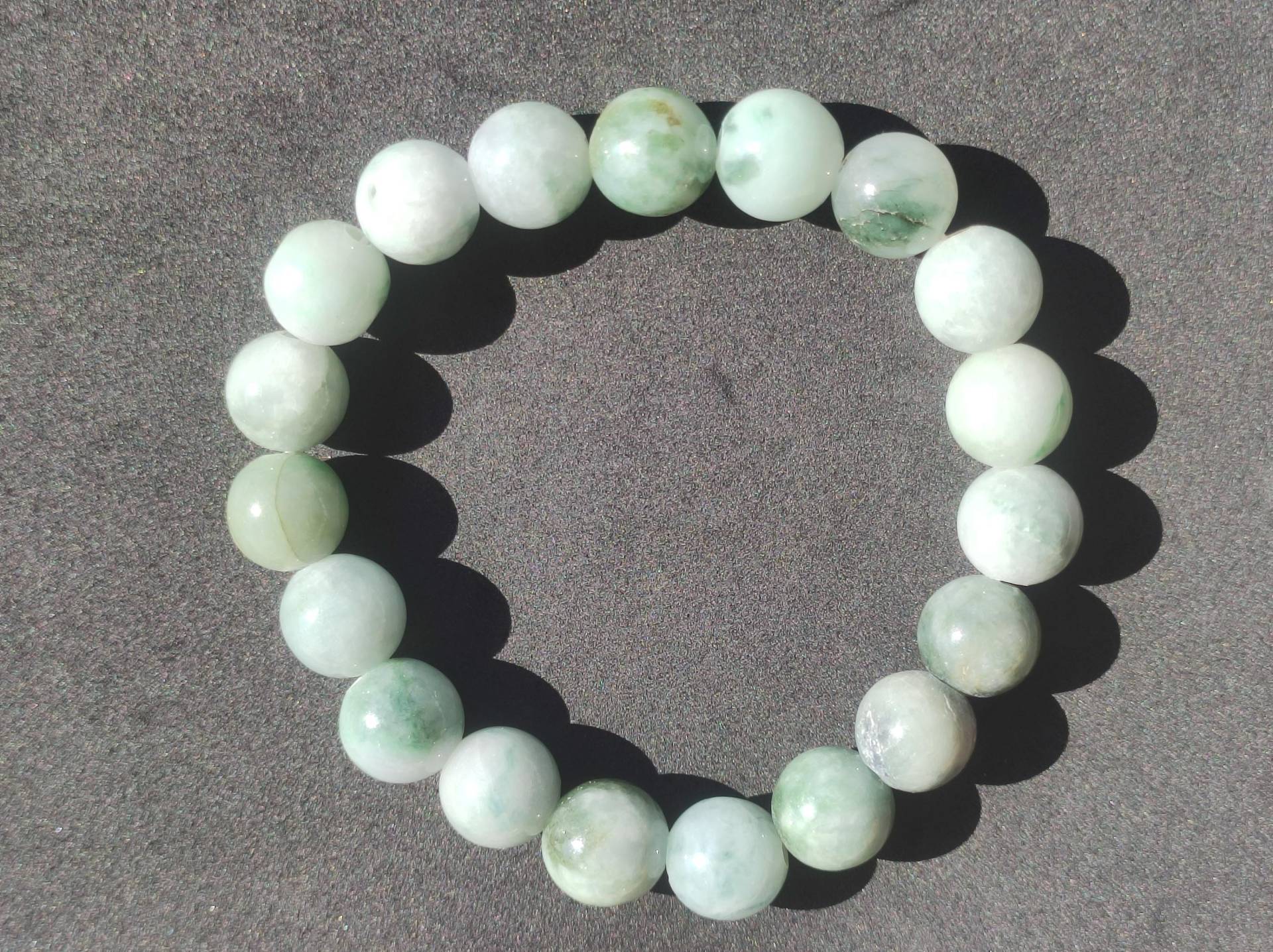 Jade Burma 11mm ~ Edelstein Armband Stretch Hochwertige Grün Natürlich Myanmar Goa Hippie Boho Ethno Nature Heilstein Energie Chakra von ArtOfNatureBerlin