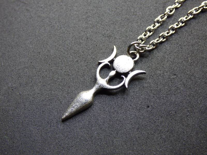 Mond Göttin Spiral Anhängerkette ~ Frauen Zyklus Schutz Schwanger Sakral Nacht Silbern Hippie Goa Boho Tibet Ethno Nature Esoterik Silber von ArtOfNatureBerlin