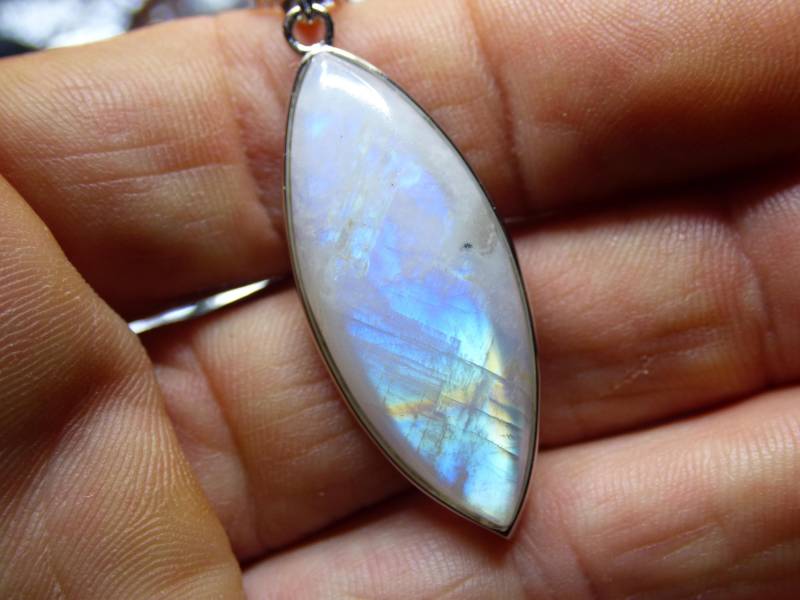 Mondstein - 925 Sterling Silber Edelstein Kette Blau Schimmer Unikat Rar Heilstein Natur Selten Edel Traum Mann Frau Er Sie Geschenk Freund von ArtOfNatureBerlin