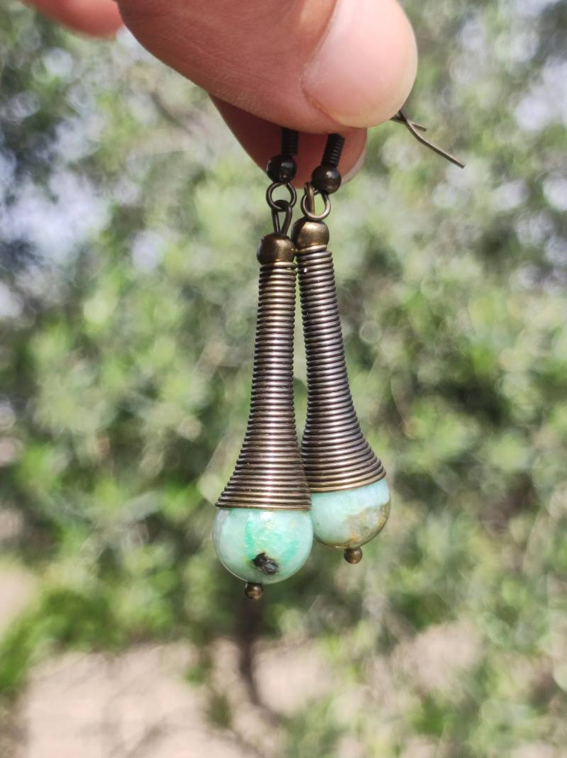 Quantum Quattro - Edelstein Ohrringe Trichter Bronze Geschenk Frau Schmuck Sie Freundin Grün Goa Hippie Boho Natur Heilstein Ohrhänger von ArtOfNatureBerlin