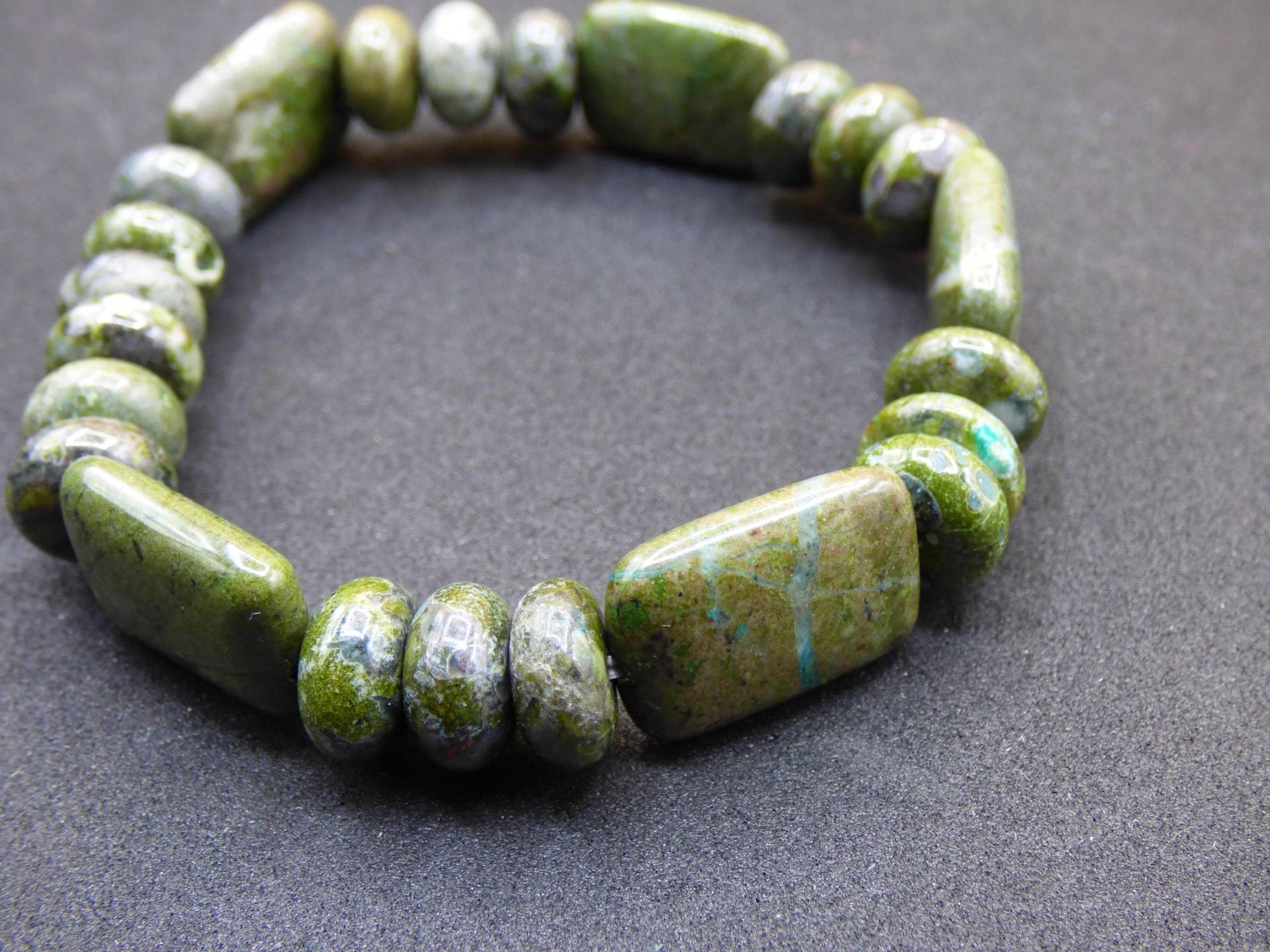 Regenwald Rhyolith - Edelstein Armband Perlen Heilstein Natur Grün Energie Echt Rarität Schmuck Frau Mann Er Sie Bruder Geschenk Regenwald Rhyolith - Edelstein Armband Perlen Heilstein Natur Grün Energie Echt Rarität Schmuck Frau Mann Er Sie Bruder Geschenk von ArtOfNatureBerlin