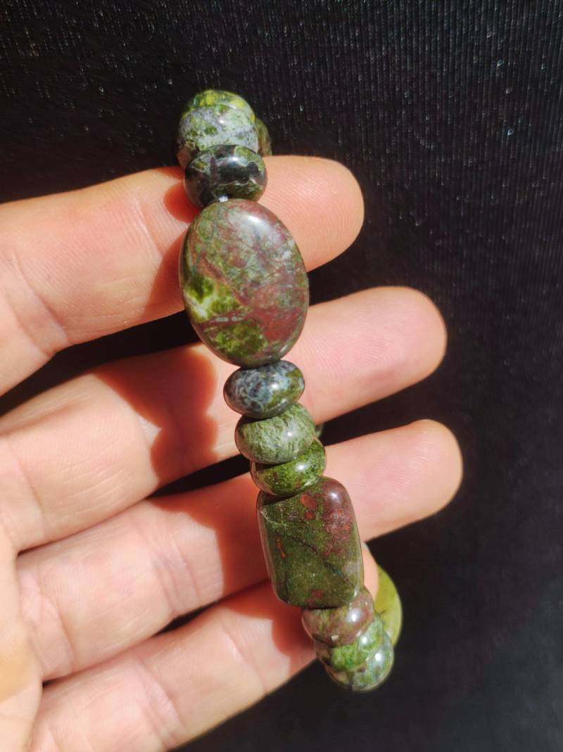 Regenwald Rhyolith - Edelstein Armband Perlen Heilstein Natur Grün Energie Echt Rarität Schmuck Frau Mann Er Sie Bruder Geschenk von ArtOfNatureBerlin