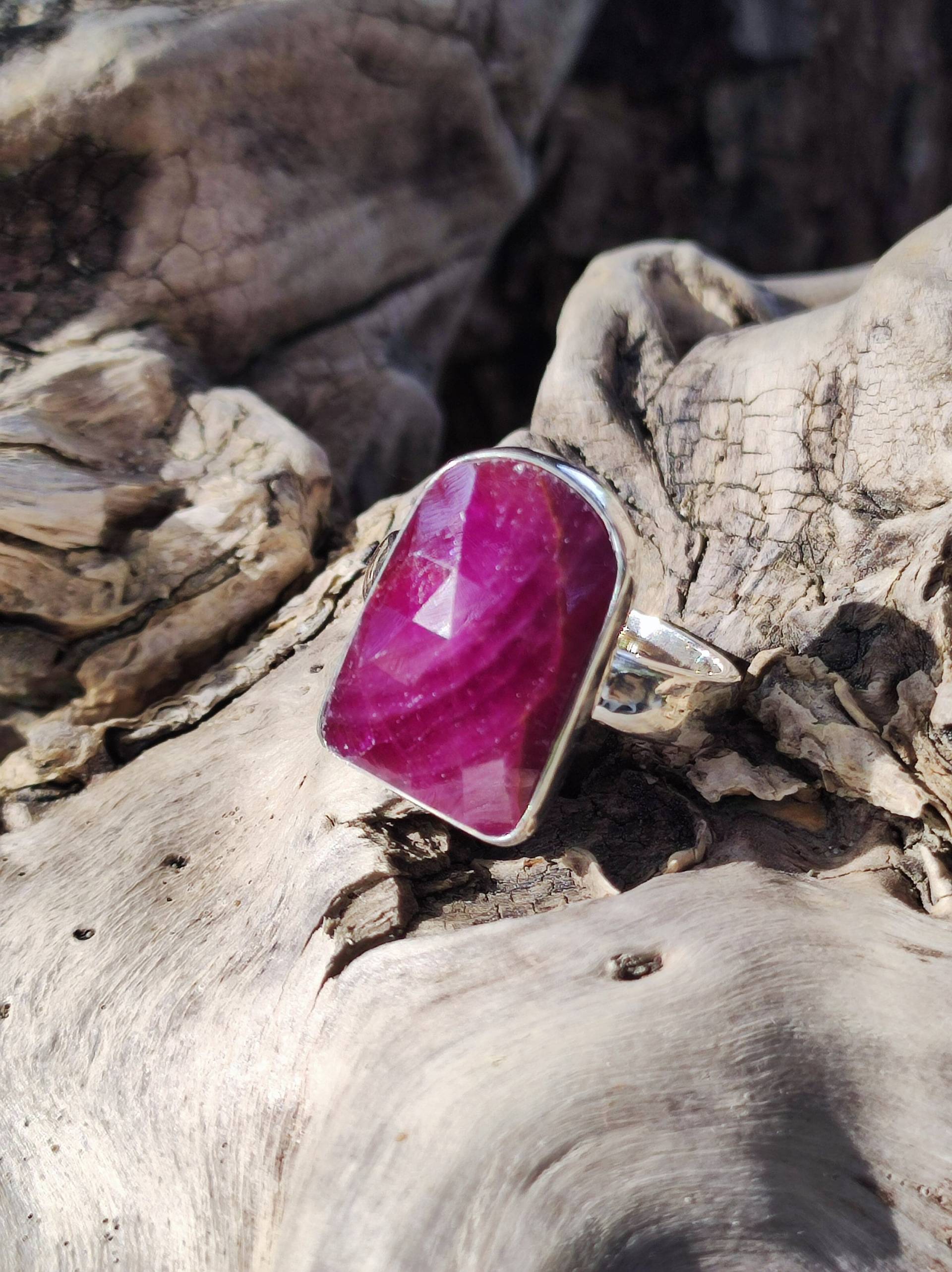 Rubin - 925 Silber Ring Gr. 52/16, 5~ Edelstein Gefasst Facettierter Schliff Natur Heilstein Rarität Selten Hochwertig Edel Geschenk Frau von ArtOfNatureBerlin