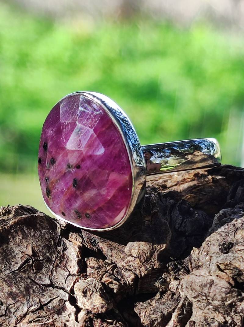 Rubin - 925 Silber Ring Gr. 54/17 ~ Edelstein Gefasst Facettierter Schliff Natur Heilstein Rarität Selten Hochwertig Edel Geschenk Frau von ArtOfNatureBerlin