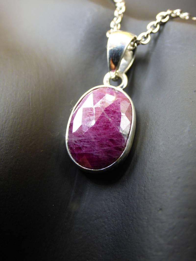 Rubin - Aaa Edelstein Kette 925 Sterling Silber Edler Frau Mann Schmuck Filigran Hochzeitstag Geburtstag Geschenk Heilstein Rarität Rot von ArtOfNatureBerlin