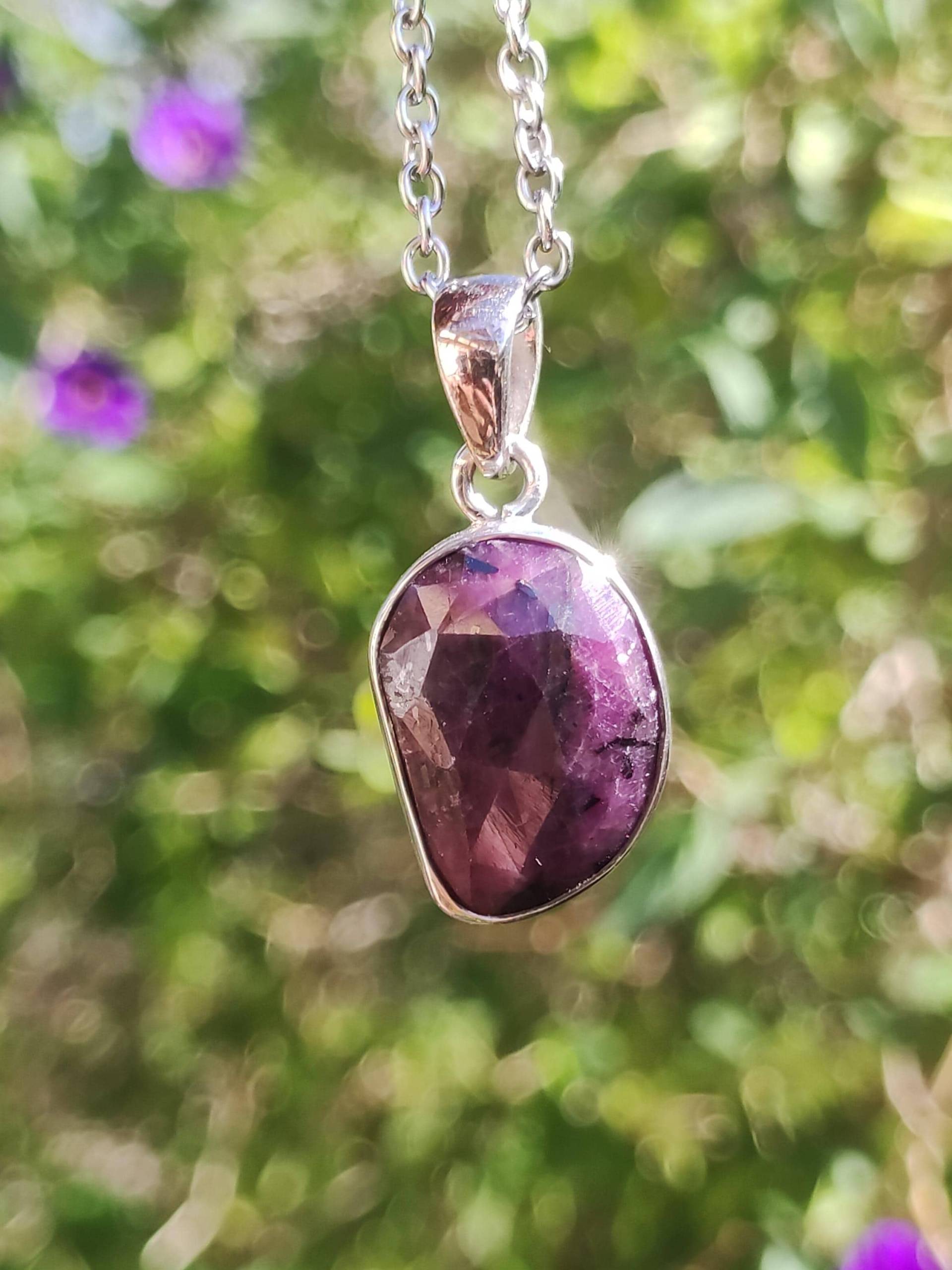 Rubin - Edelstein Kette 925 Sterling Silber Edler Frau Mann Schmuck Filigran Hochzeitstag Geburtstag Geschenk Heilstein Rarität Rot von ArtOfNatureBerlin