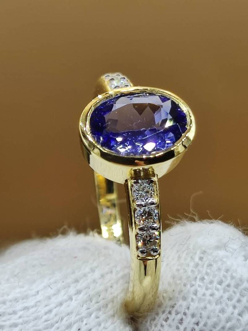 Saphir Aaa + Diamanten | Brillantenschliff - 585 Gelbgold Ring Größe 17 | 53 Edelstein Heilstein Energie Kraft Frau Schmuck Hochwertig Edel von ArtOfNatureBerlin