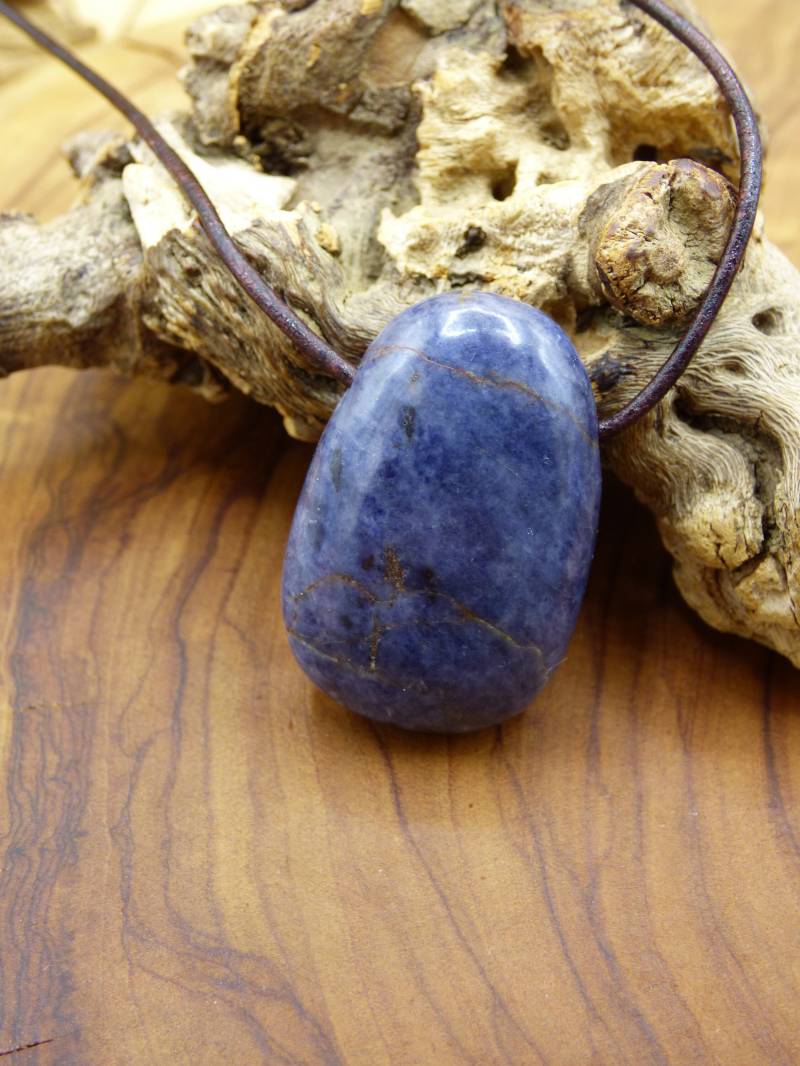 Saphir - Edelstein Kette Heilstein Blau Natur Geschenk Mann Frau Er Sie Vater Sohn Mutter Glück Energie Chakra Schutz Rarität Selten Sammler von ArtOfNatureBerlin