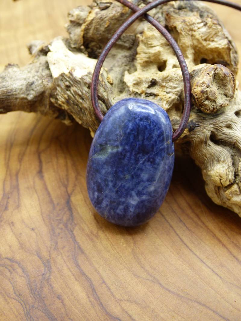 Saphir - Edelstein Kette Heilstein Blau Natur Geschenk Mann Frau Er Sie Vater Sohn Mutter Glück Energie Chakra Schutz Rarität Selten Sammler von ArtOfNatureBerlin
