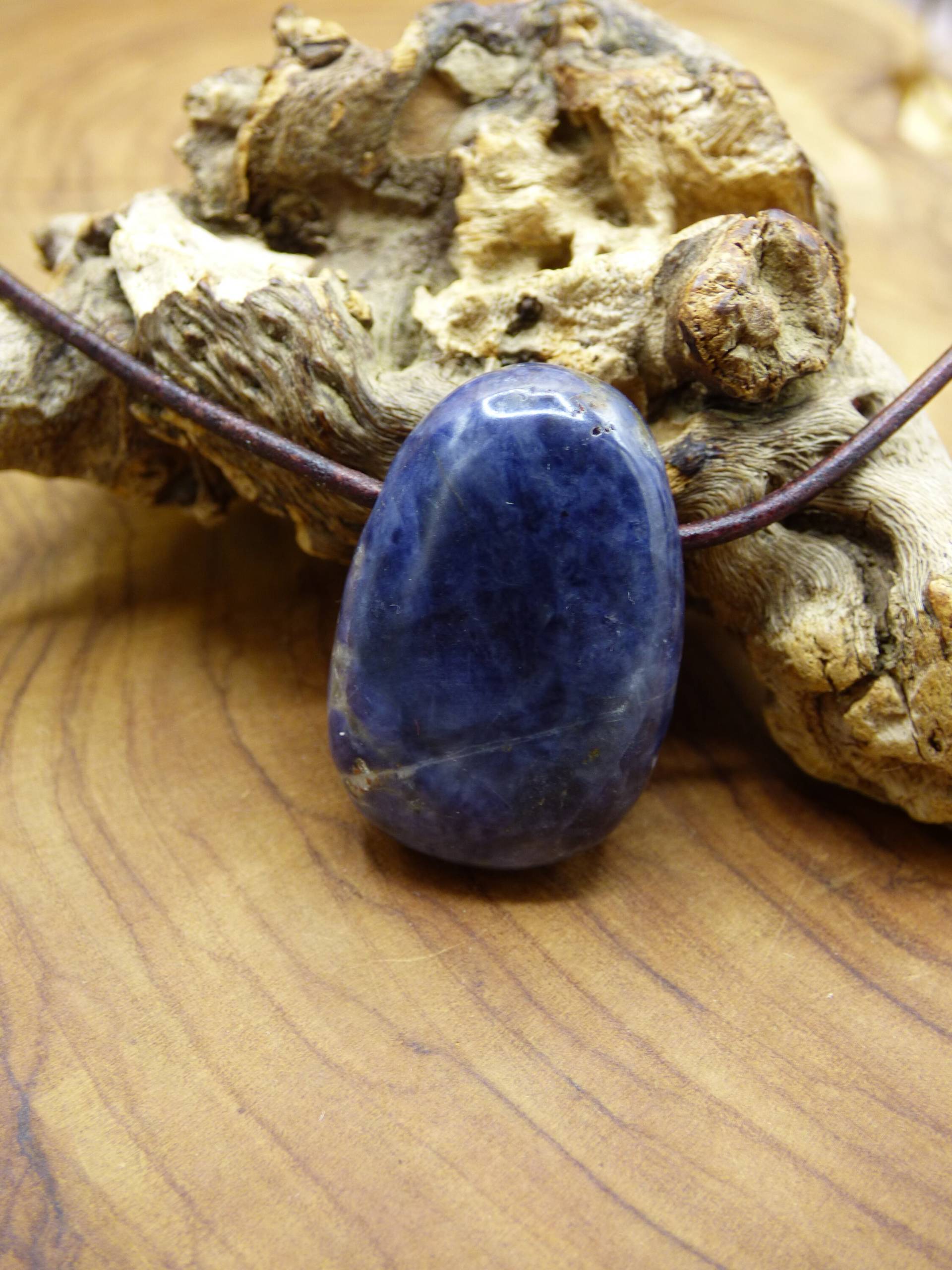 Saphir - Edelstein Kette Heilstein Blau Natur Geschenk Mann Frau Er Sie Vater Sohn Mutter Glück Energie Chakra Schutz Rarität Selten Sammler von ArtOfNatureBerlin