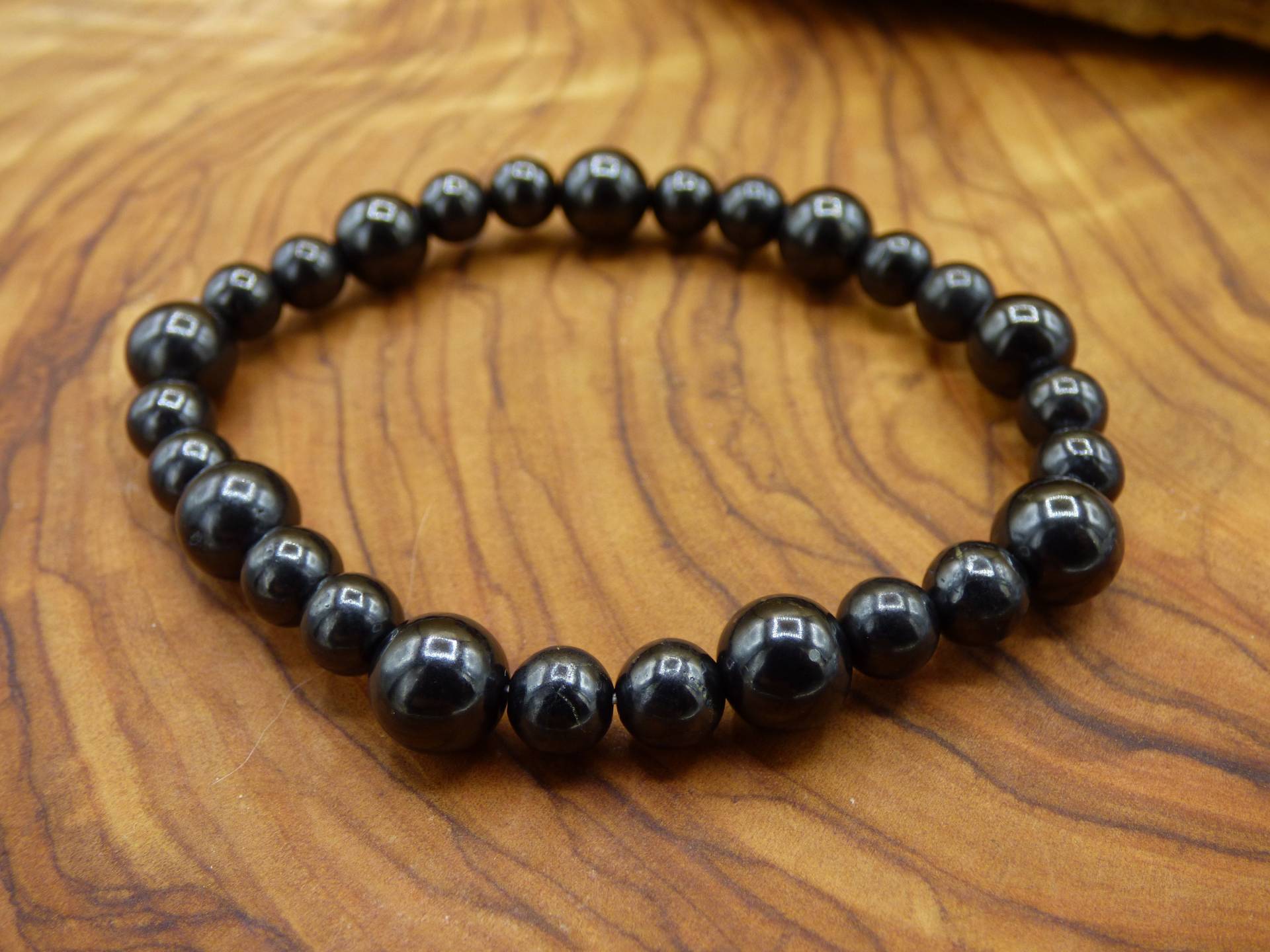 Schungit Shungite - Edelstein Armband Schwarz Goa Hippie Boho Natur Heilstein Geschenk Er Sie Mann Frau Freund Rarität Energie Kraft Chakra Schungit Shungite - Edelstein Armband Schwarz Goa Hippie Boho Natur Heilstein Geschenk Er Sie Mann Frau Freund Rarität Energie Kraft Chakra von ArtOfNatureBerlin