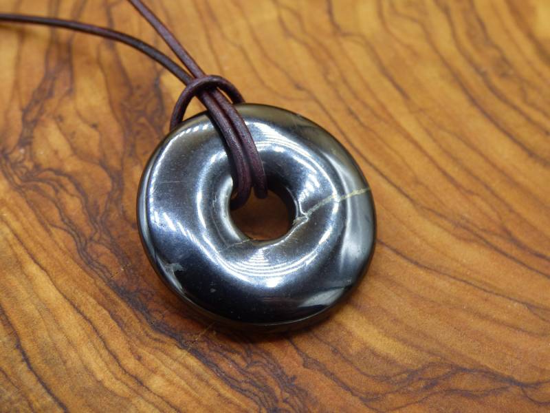 Schungit Shungite ~ Edelstein Kette ~Hippie ~Goa ~Boho ~Tibet ~Ethno ~Nature ~Donut ~Schutzsymbol ~Heilstein von ArtOfNatureBerlin