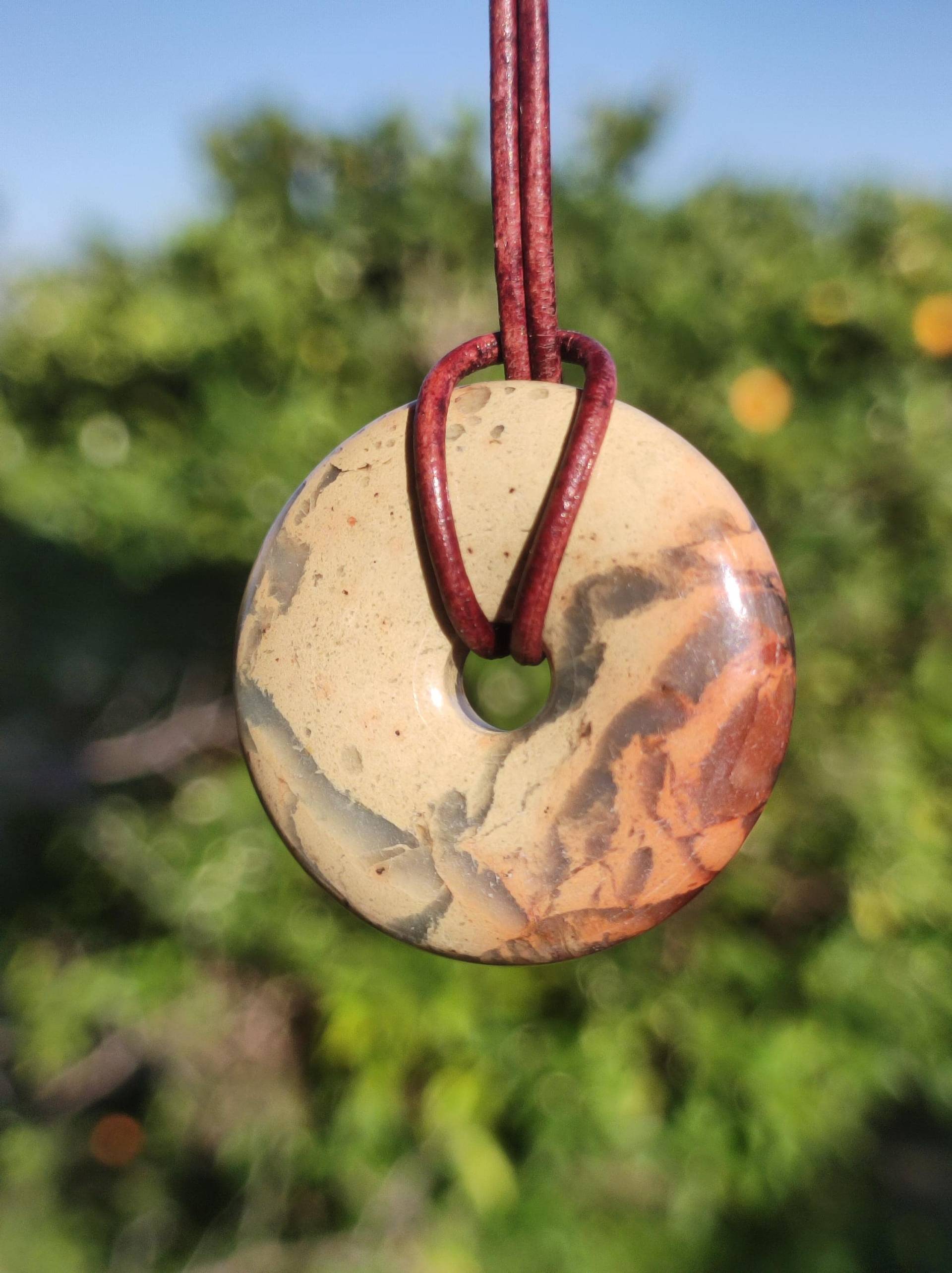 Serpentin ~ 30mm Donut Edelstein Kette ~Hippie ~Goa ~Boho ~Tibet ~Ethno ~Nature ~Donut ~Schutzsymbol ~Heilstein Serpentin ~ 30mm Donut Edelstein Kette ~Hippie ~Goa ~Boho ~Tibet ~Ethno ~Nature ~Donut ~Schutzsymbol ~Heilstein von ArtOfNatureBerlin
