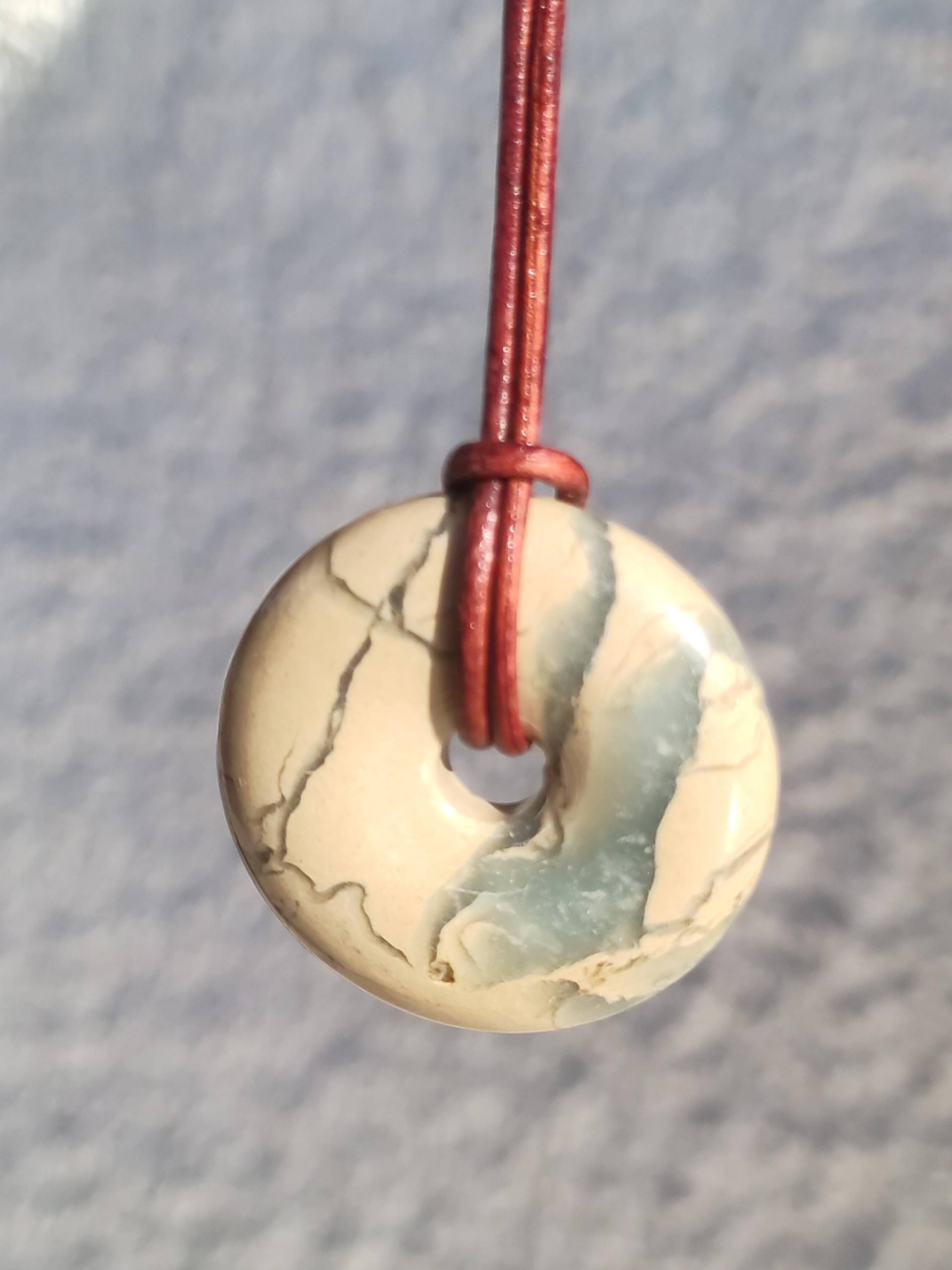 Serpentin ~ 30mm Donut Edelstein Kette ~Hippie ~Goa ~Boho ~Tibet ~Ethno ~Nature ~Donut ~Schutzsymbol ~Heilstein Serpentin ~ 30mm Donut Edelstein Kette ~Hippie ~Goa ~Boho ~Tibet ~Ethno ~Nature ~Donut ~Schutzsymbol ~Heilstein von ArtOfNatureBerlin