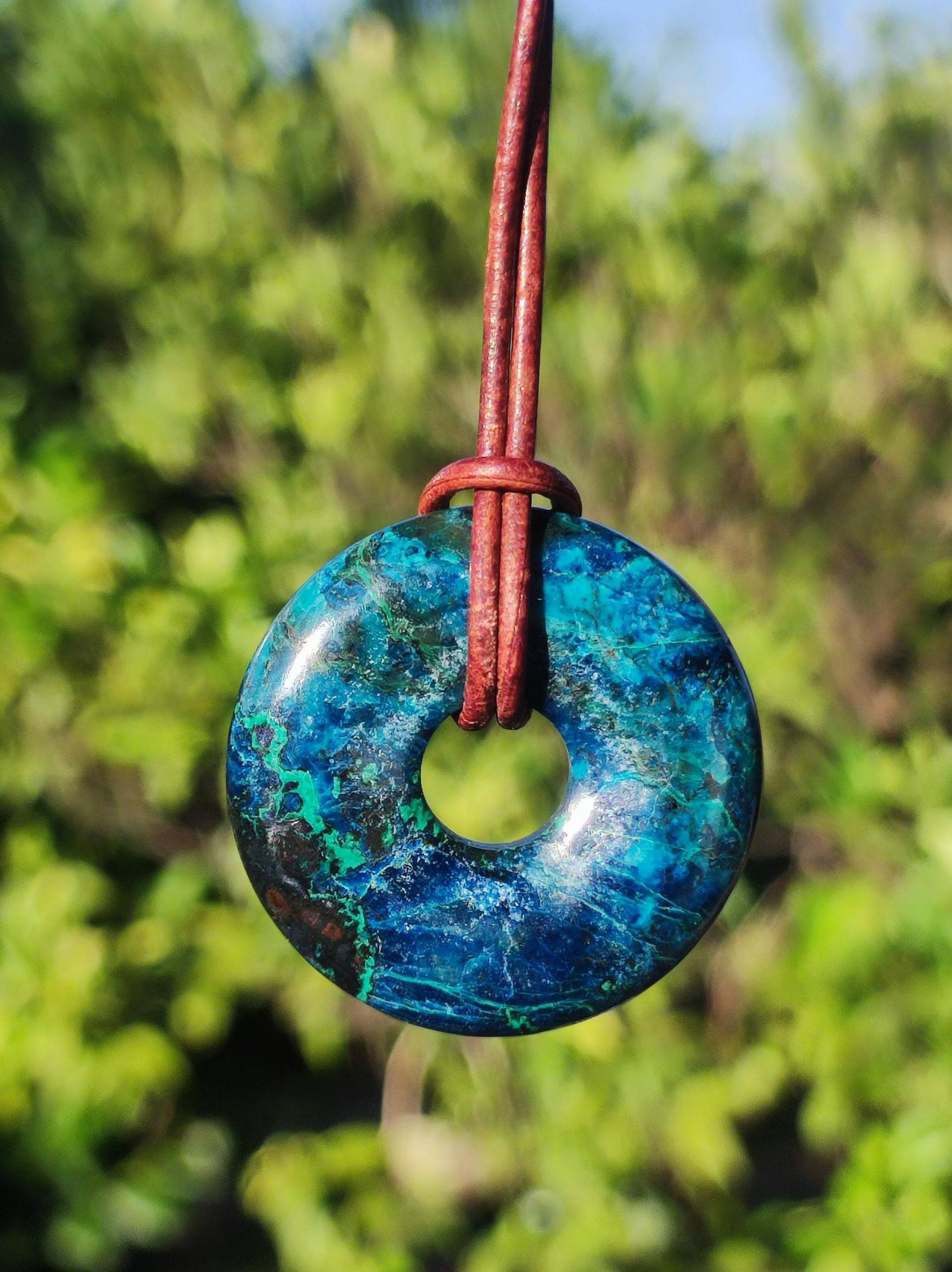 Shattuckit - Chrysocoll Donut 30mm Edelstein Kette Heilstein Schutzsymbol Mann Frau Glück Hippie Goa Boho Tibet Ethno Natur Rarität Geschenk von ArtOfNatureBerlin