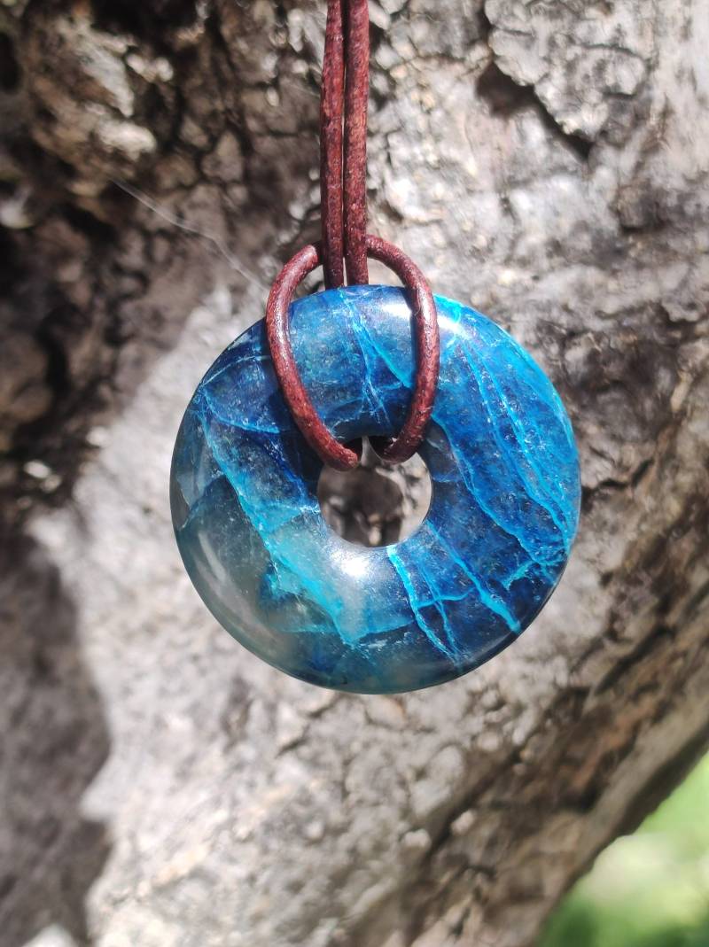 Shattuckit - Chrysocoll Donut 30mm Edelstein Kette Heilstein Schutzsymbol Mann Frau Glück Hippie Goa Boho Tibet Ethno Natur Rarität Geschenk von ArtOfNatureBerlin