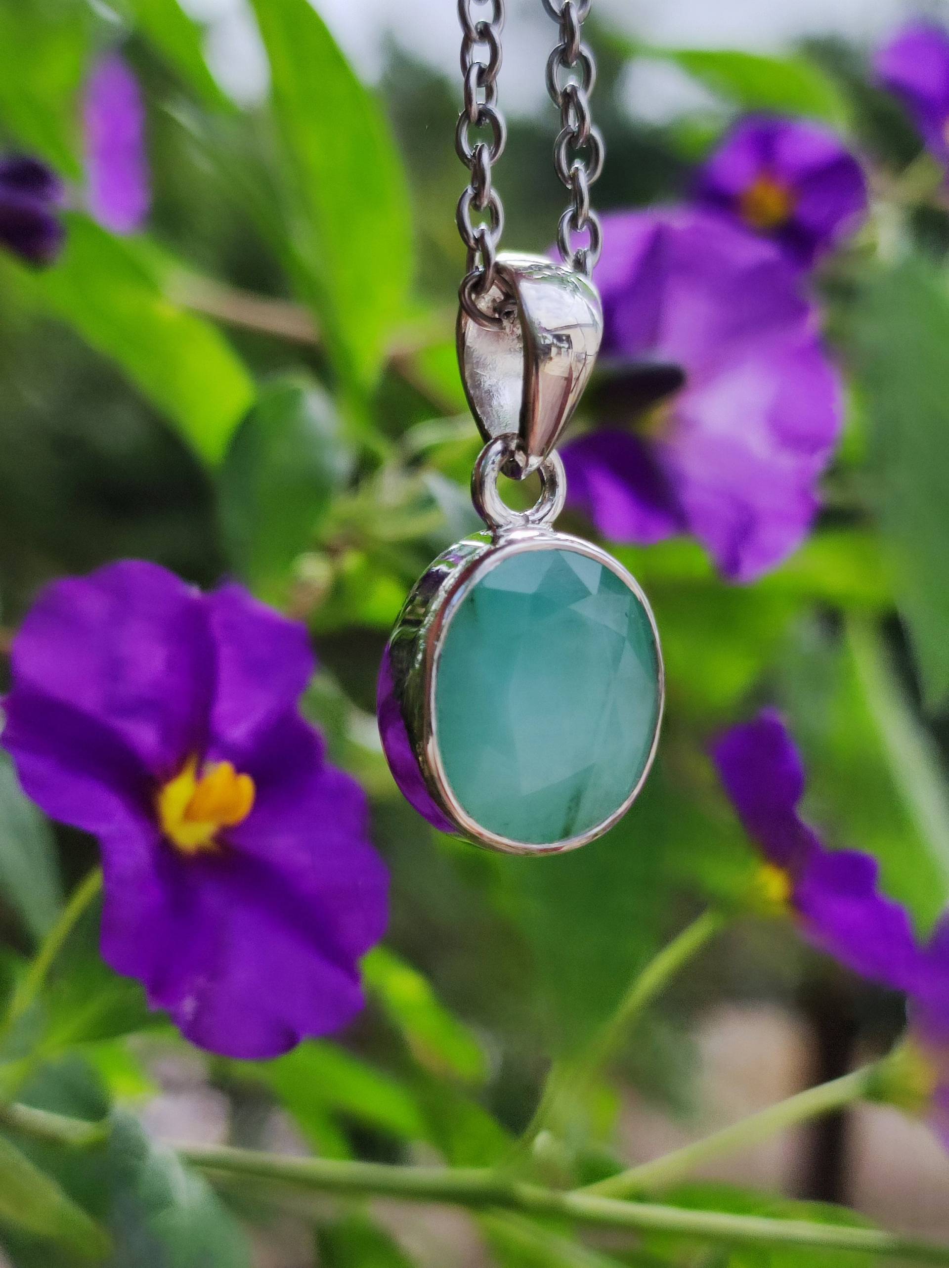 Smaragd/Emerald Aaa Edelstein Kette 925 Sterling Silber - Edler Frauen Schmuck Filigran Hochzeitstag Geburtstag Geschenk Heilstein Rarität von ArtOfNatureBerlin