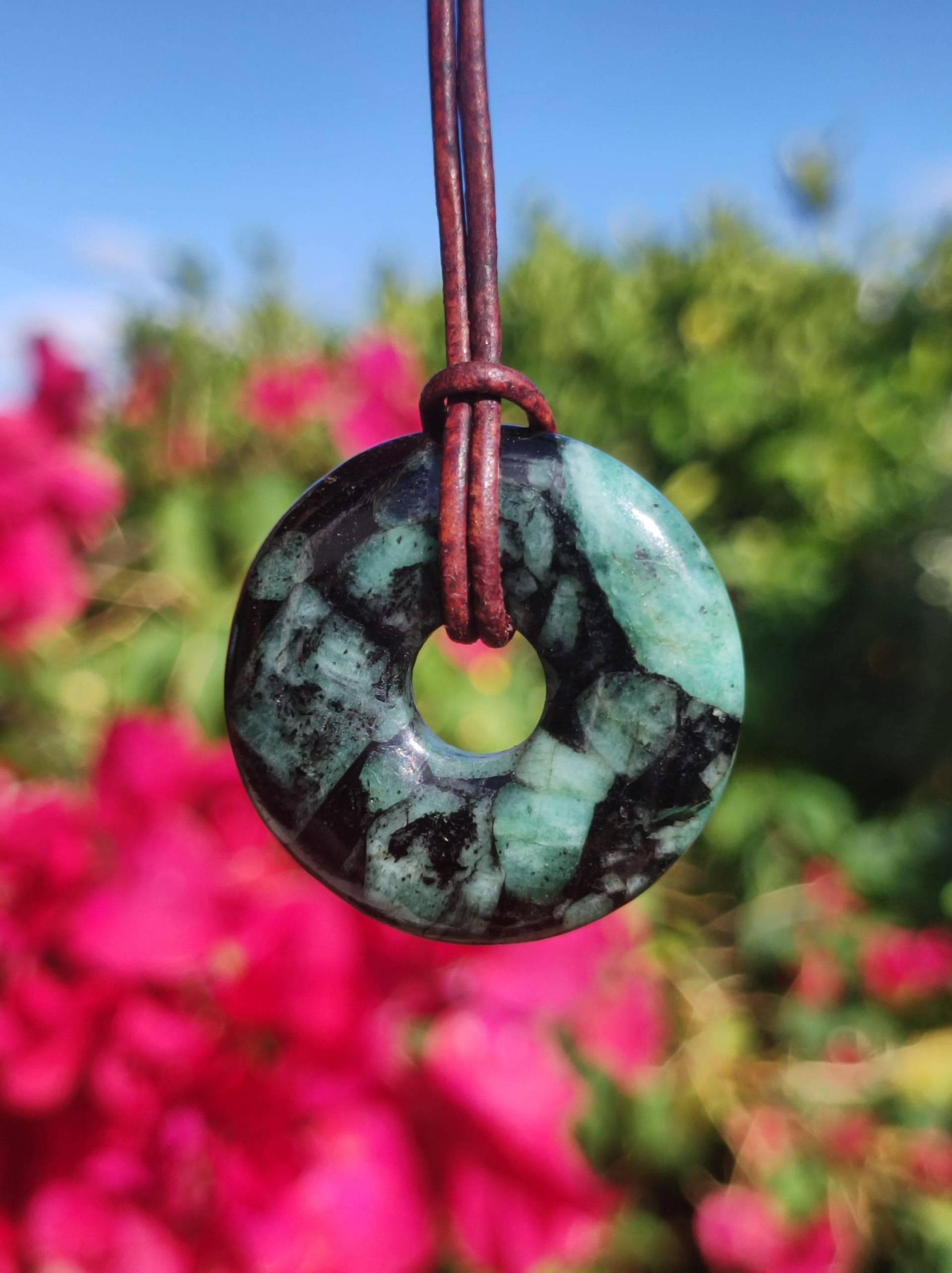 Smaragd/Emerald Edelstein Kette Grün Natürlich Rarität Heilstein Energie Kristall Anhänger Mann Frau Kind Geschenk Er Sie Valentinstag von ArtOfNatureBerlin