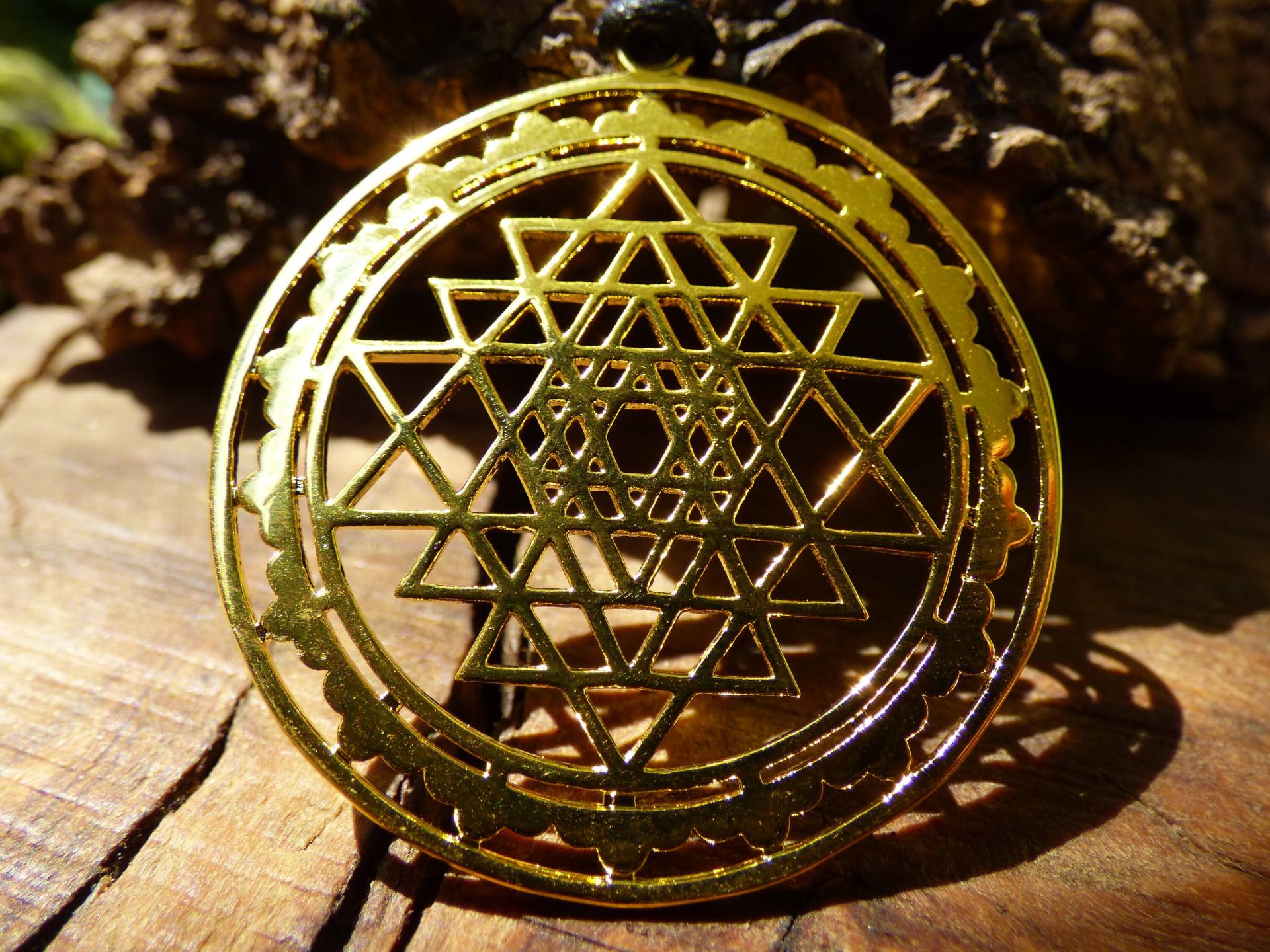 Sri Yantra~ Meditations Amulett Kette ~Hippie ~Goa ~Boho ~Tibet ~Ethno ~Nature Sri Yantra~ Meditations Amulett Kette ~Hippie ~Goa ~Boho ~Tibet ~Ethno ~Nature von ArtOfNatureBerlin